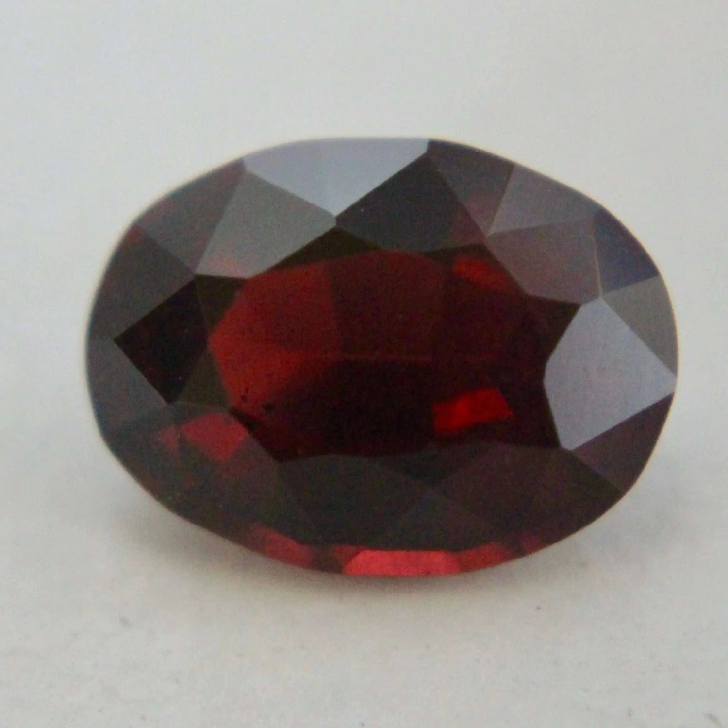 Natural Garnet – 3.12 Carat Oval Cut - Sapphirepal