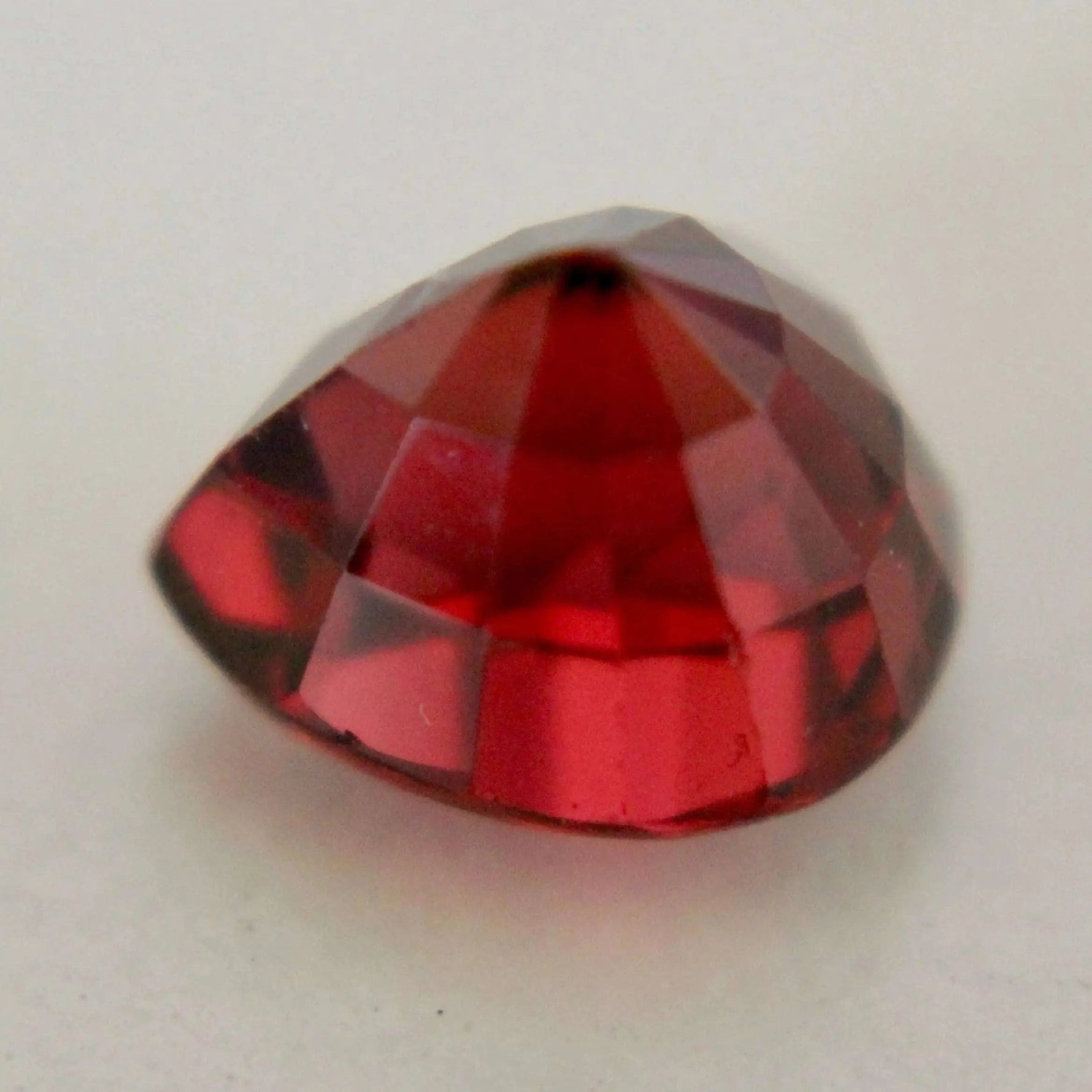 Natural Garnet – 3.98 Carat Pear Cut - Sapphirepal