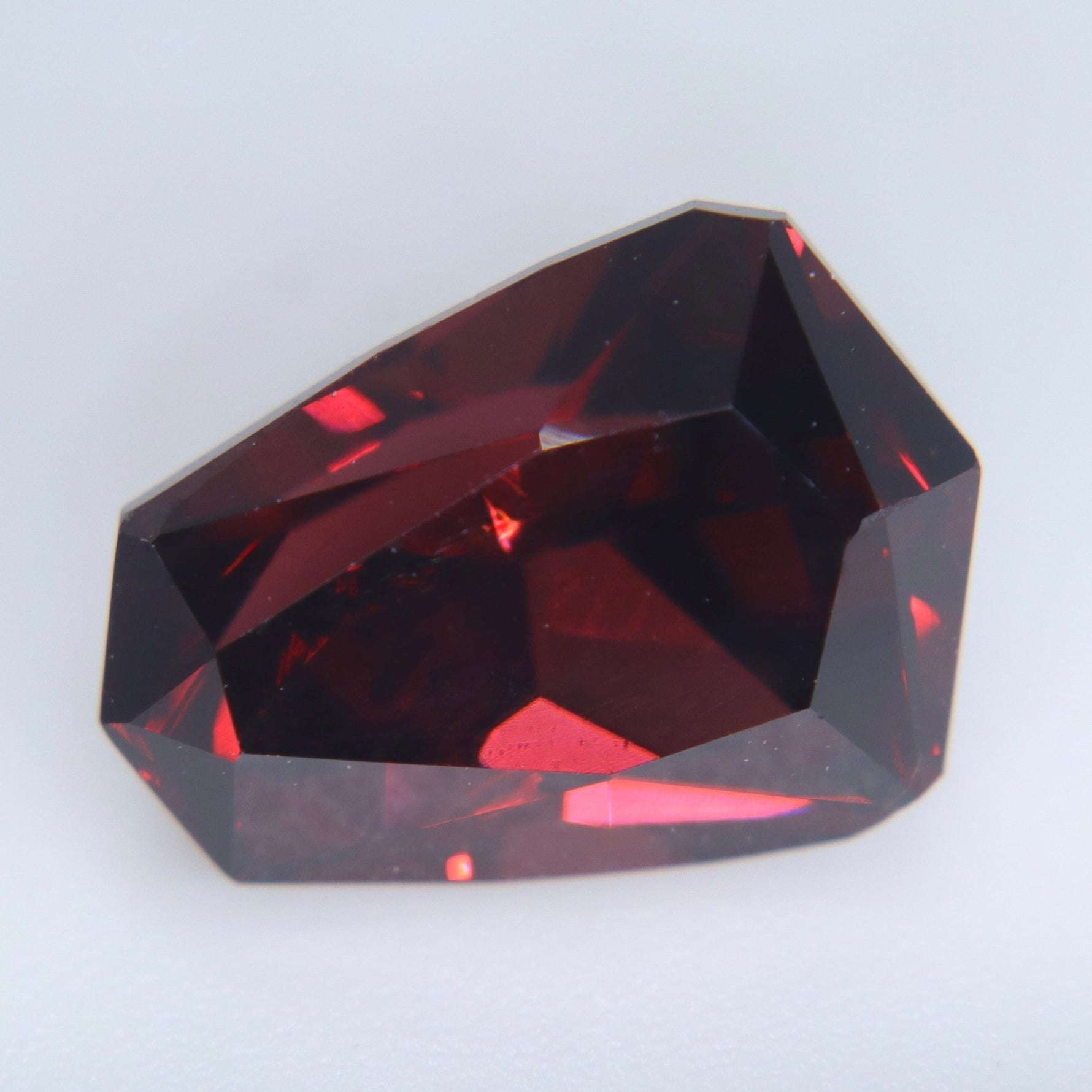 Natural Garnet 5.98ct Modified Shield Cut Ceylon Loose Gemstone - Sapphirepal