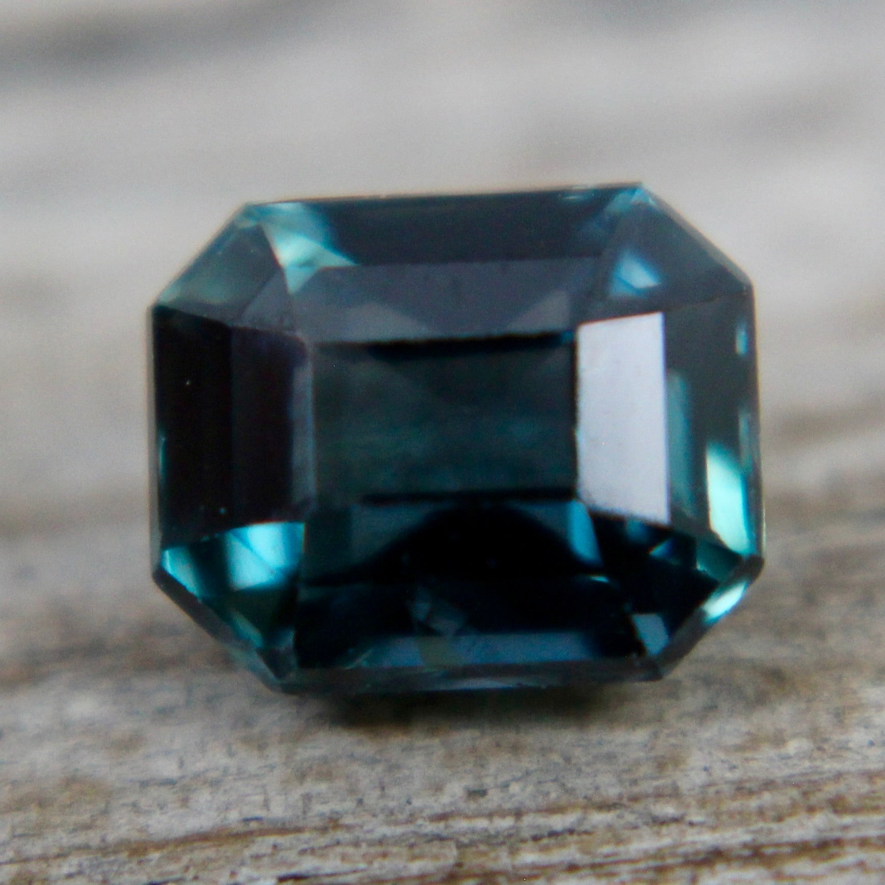 Natural Green Blue Sapphire - Sapphirepal