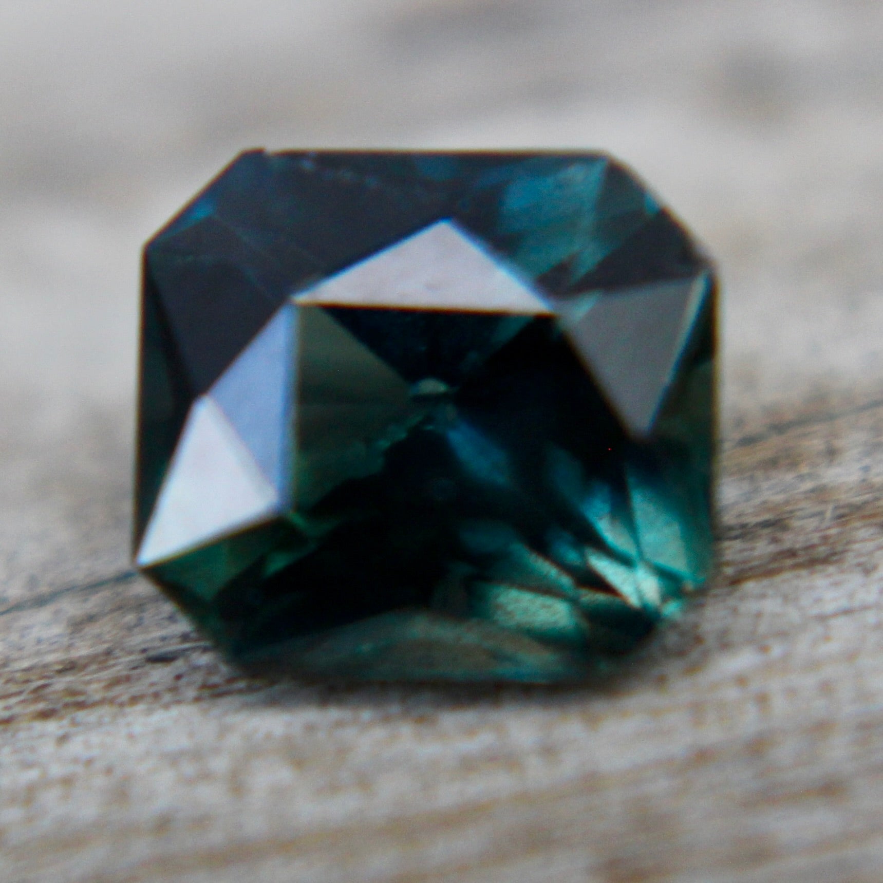 Natural Green Blue Sapphire - Sapphirepal