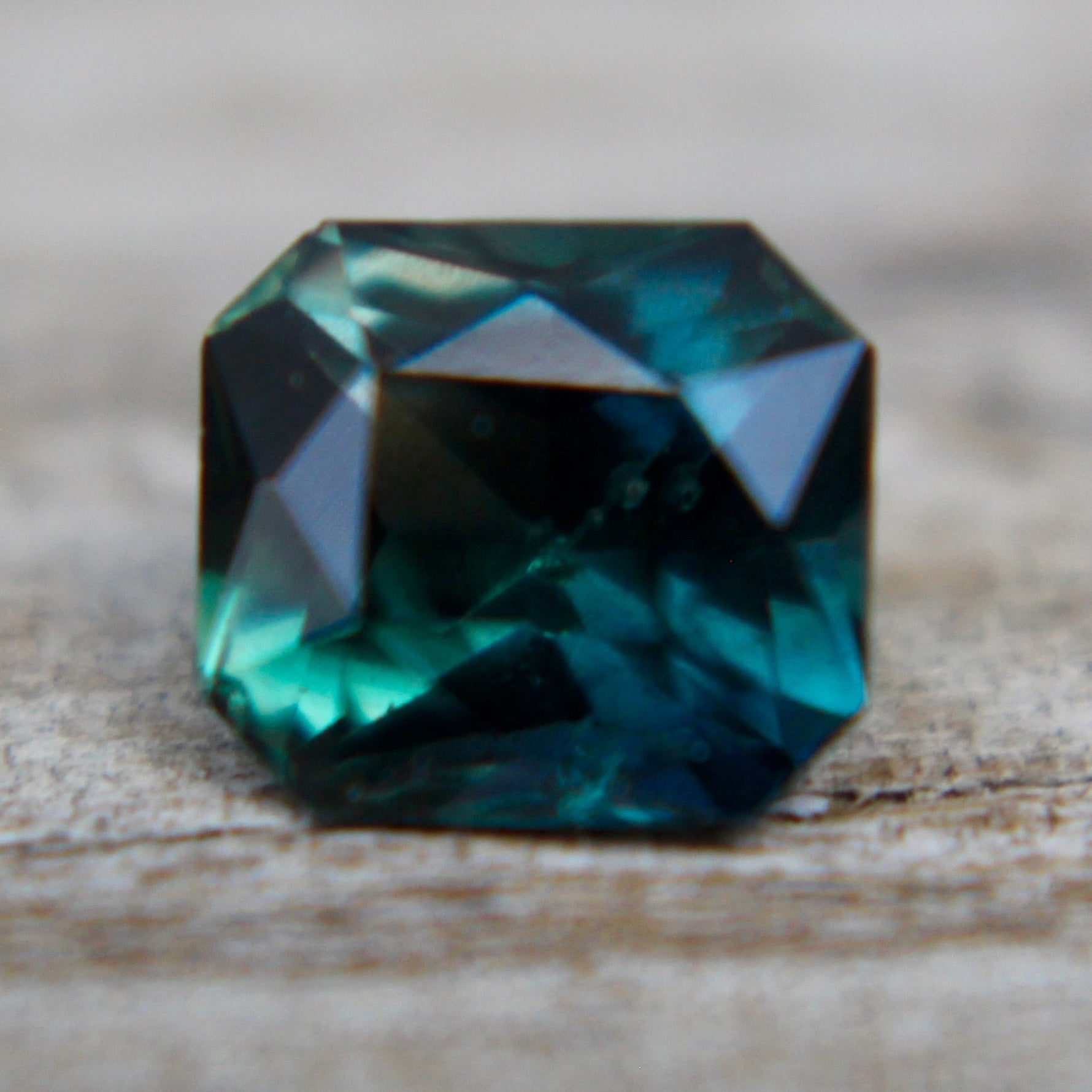 Natural Green Blue Sapphire - Sapphirepal