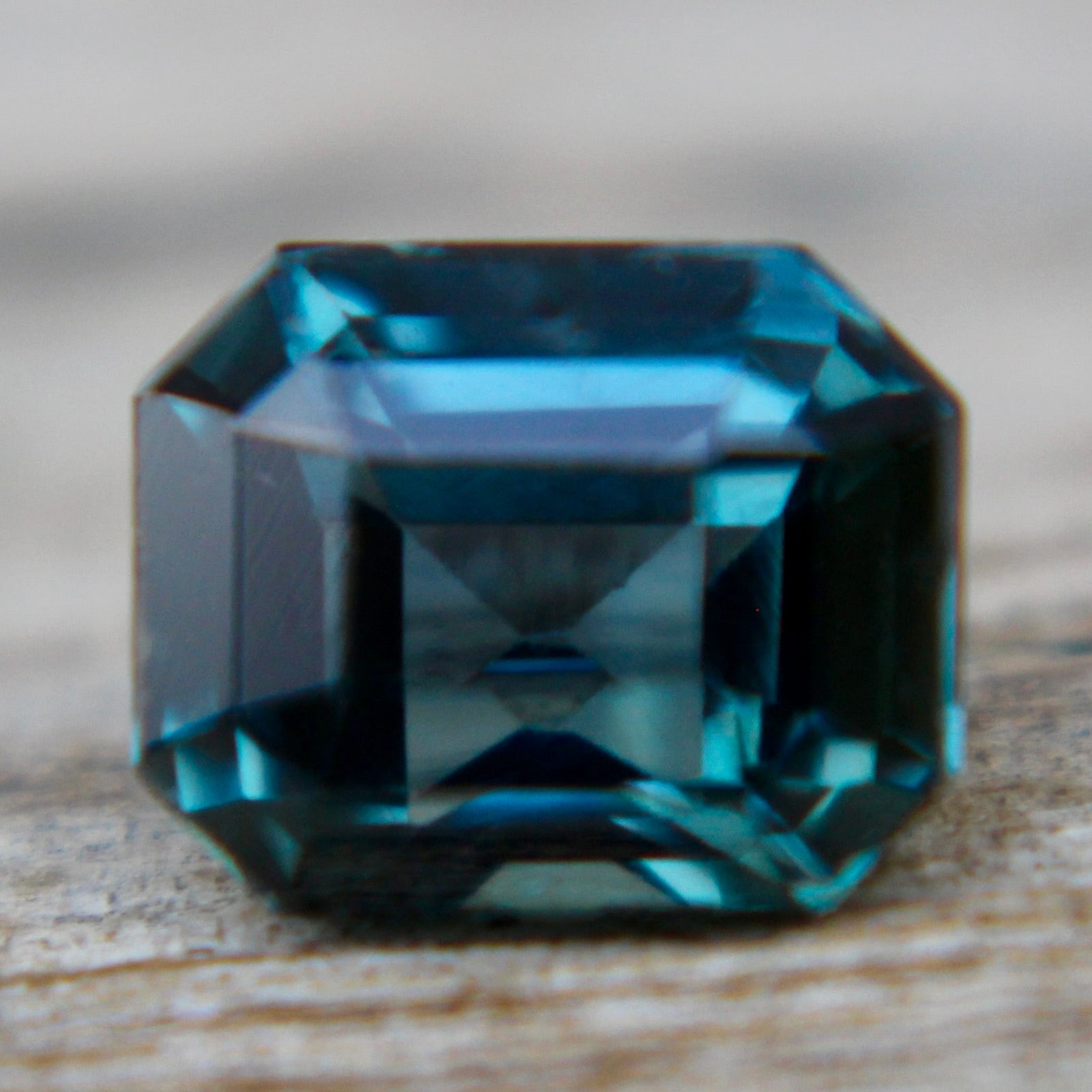 Natural Green Blue Sapphire - Sapphirepal