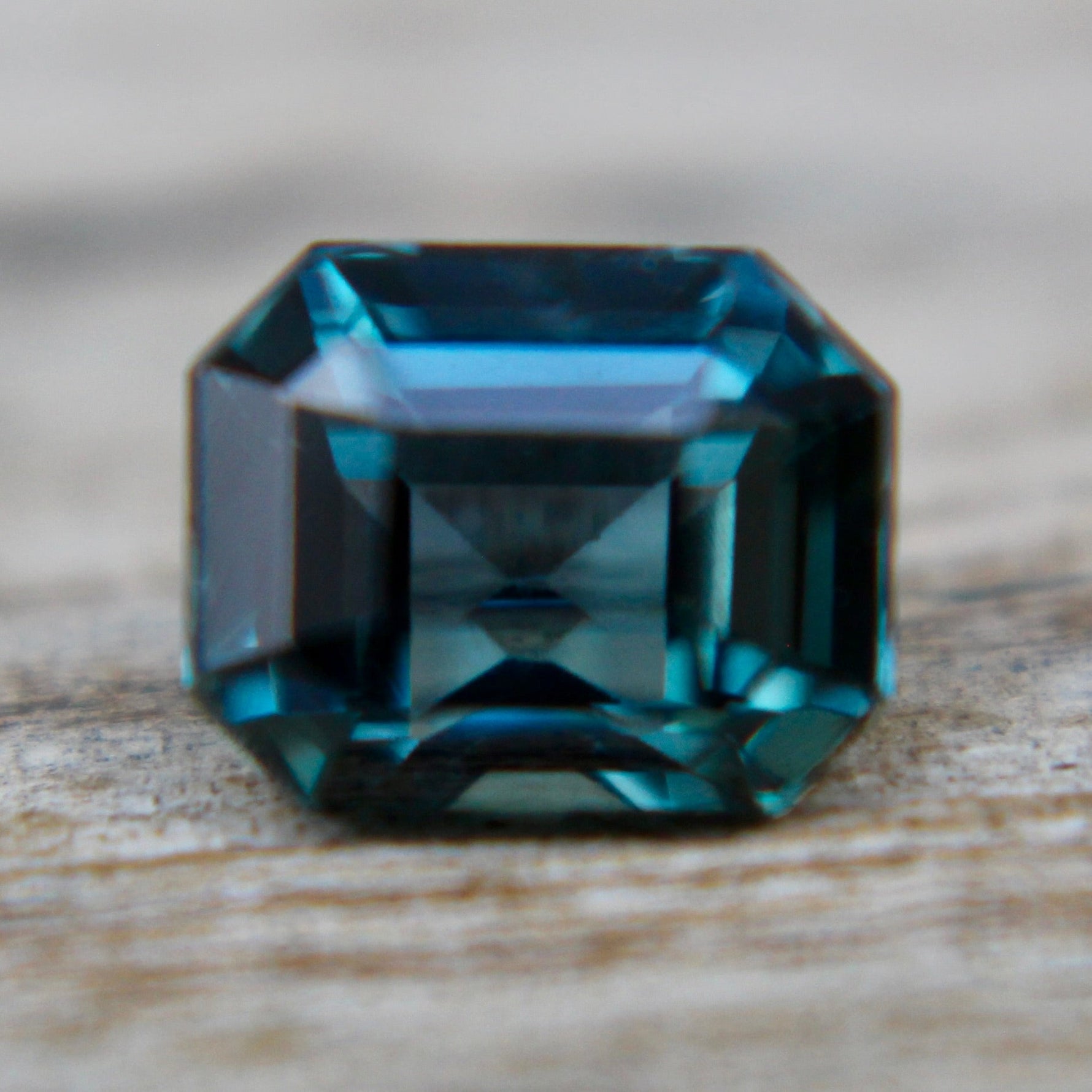 Natural Green Blue Sapphire - Sapphirepal