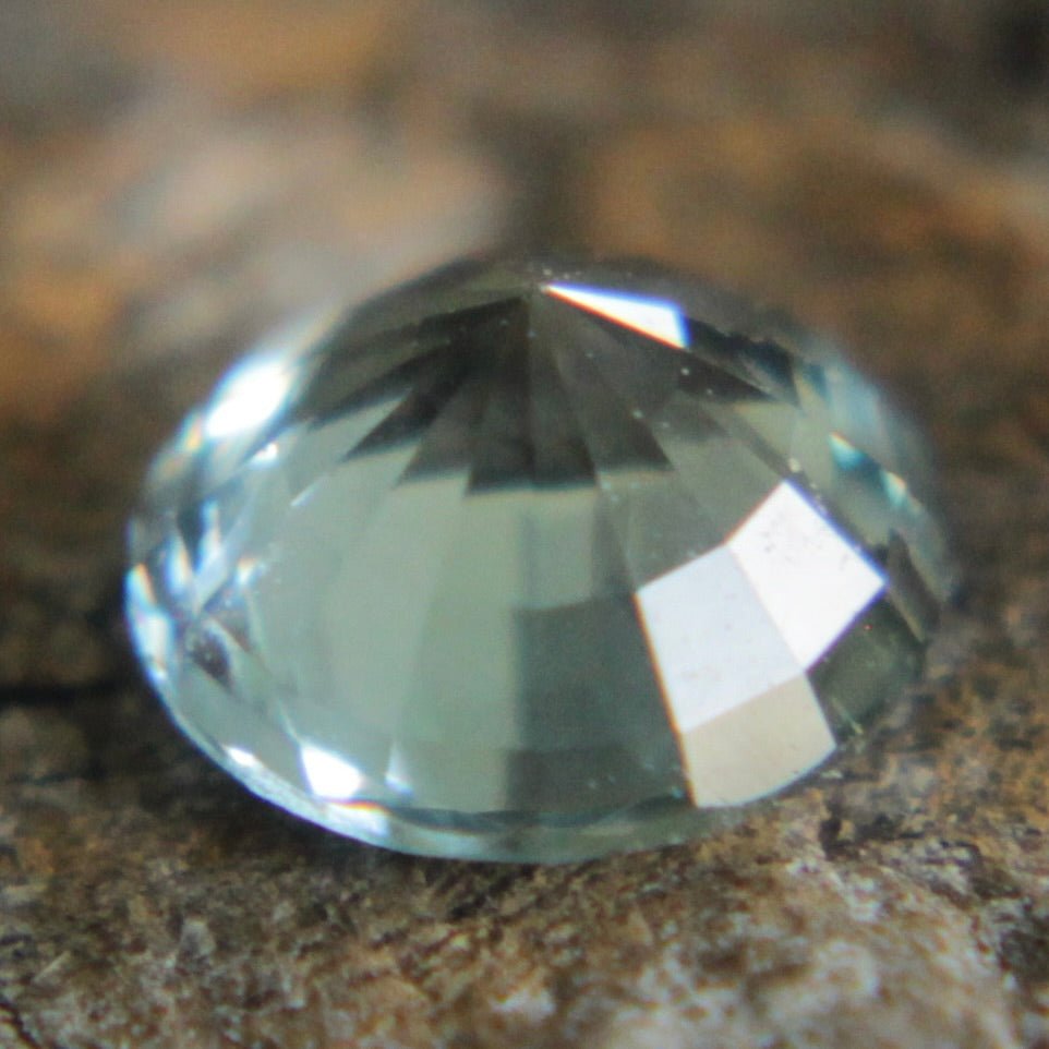 Natural Green Sapphire – 0.61 Carat Round Cut | Unheated - Sapphirepal