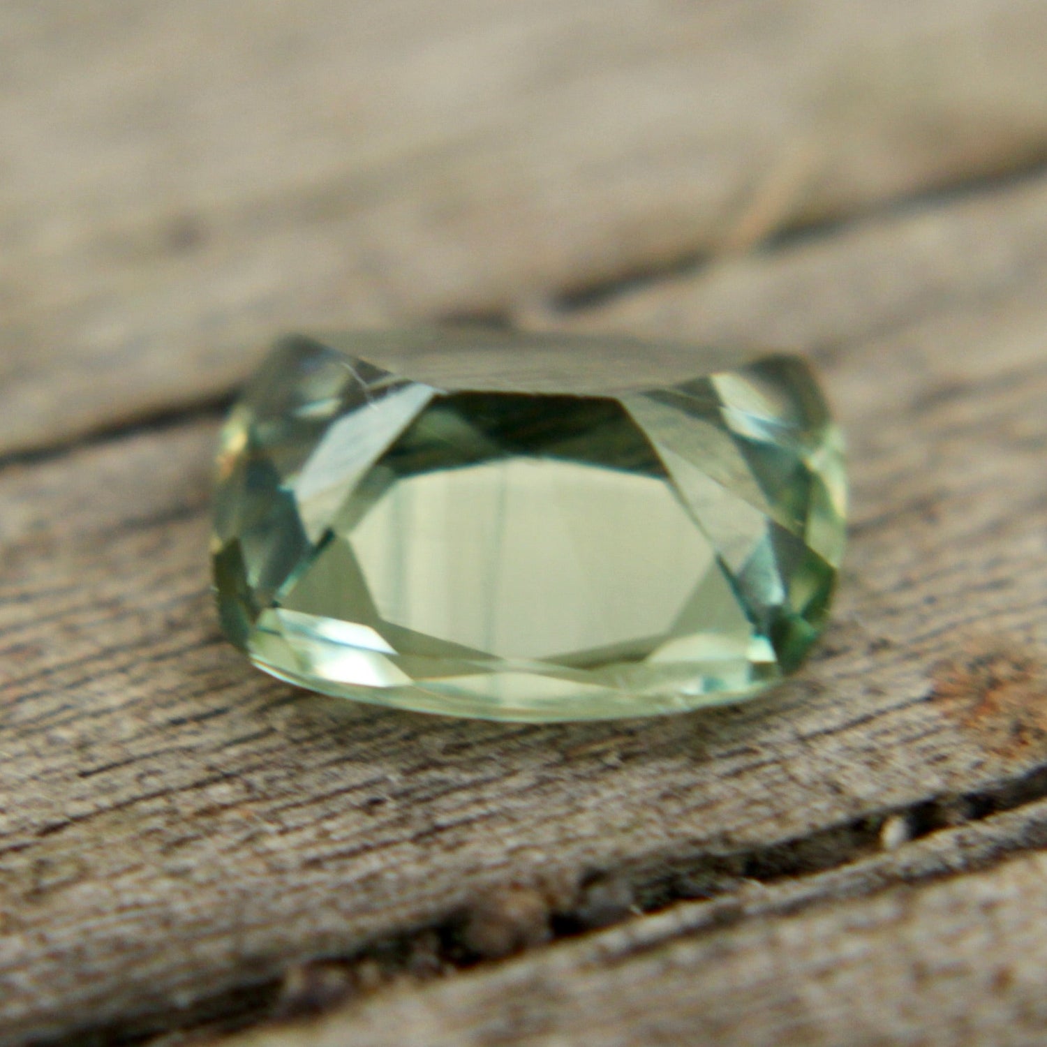Natural Green Sapphire | 0.80 Carat | Unheated | Eye Clean - Sapphirepal