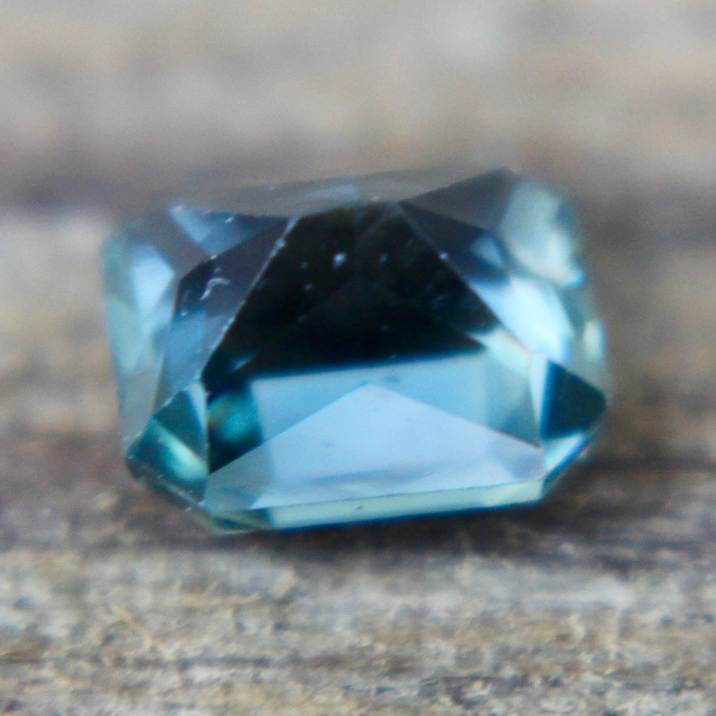 Natural Green Sapphire – 0.85 Carat Emerald Cut | Loose Ethical Gems - Sapphirepal