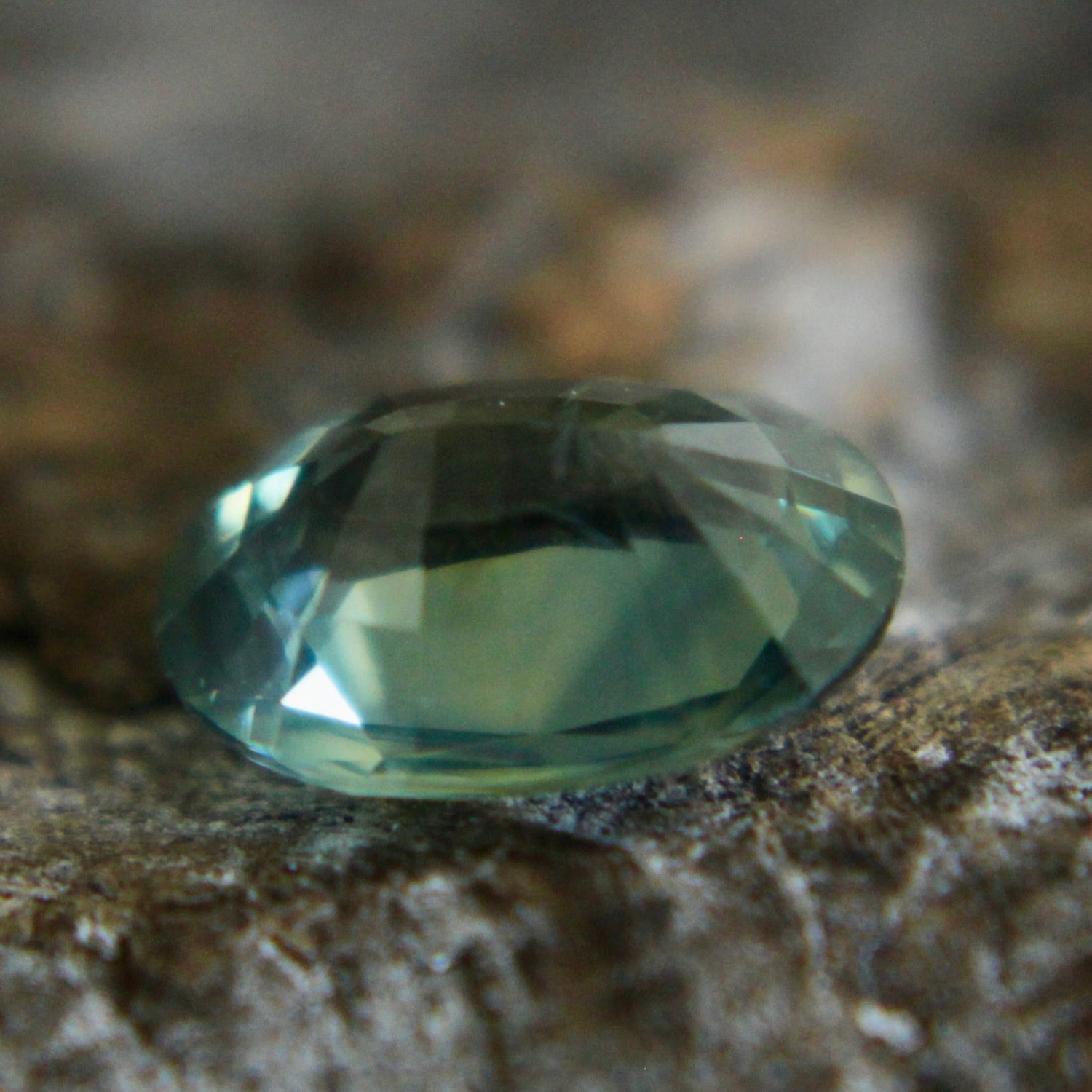 Natural Green Sapphire – 0.90 Carat Oval Cut from Madagascar - Sapphirepal