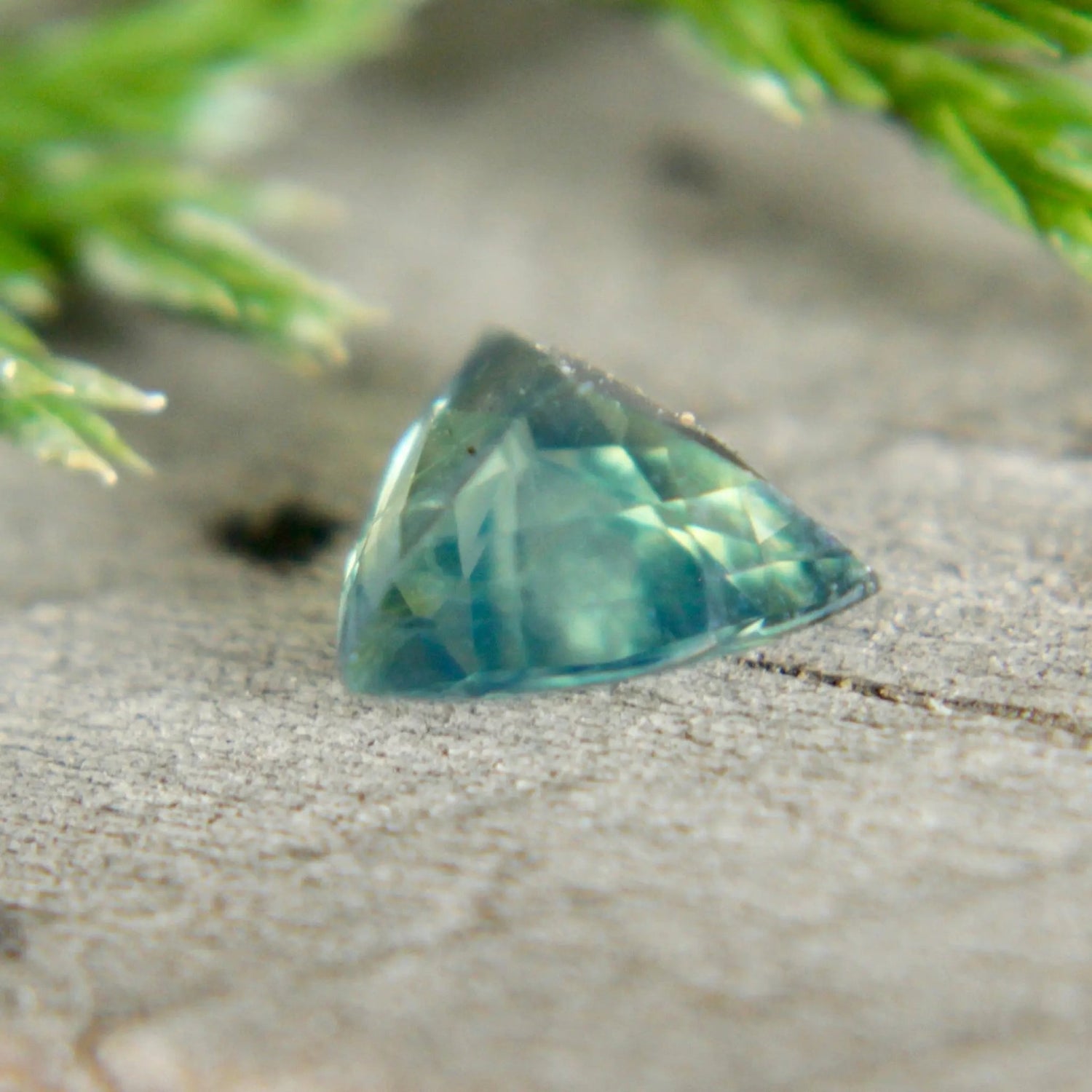 Natural Green Sapphire – 1.00 Carat Trillion Cut | Unheated - Sapphirepal