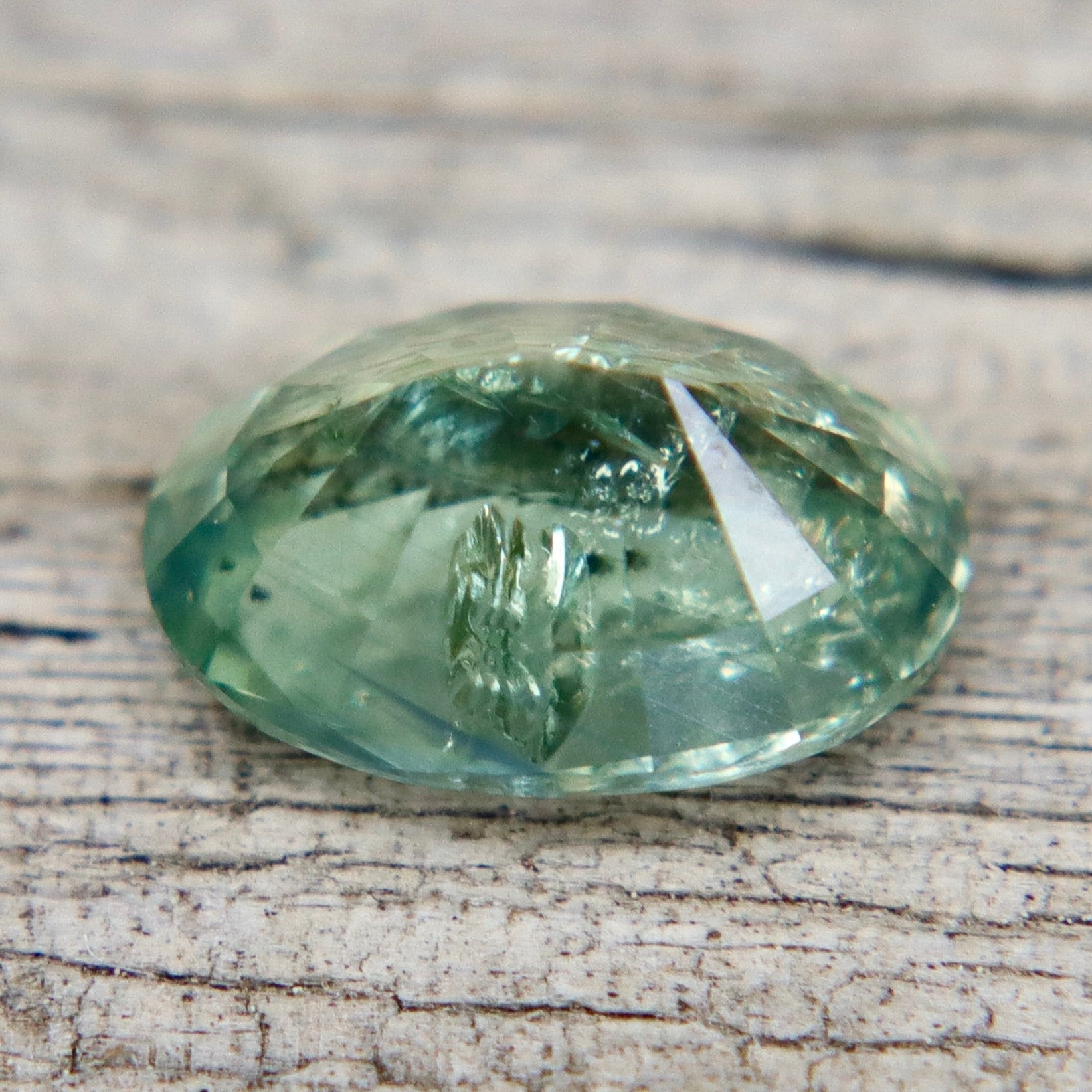 Natural Green Sapphire | 1.25 Carat Oval Cut | Ceylon Origin | Unheated Gemstone - Sapphirepal