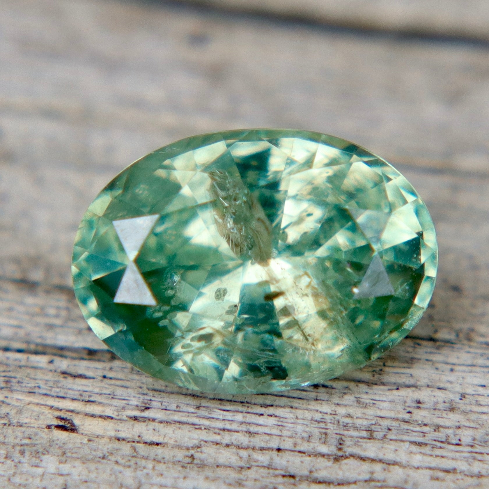 Natural Green Sapphire | 1.25 Carat Oval Cut | Ceylon Origin | Unheated Gemstone - Sapphirepal