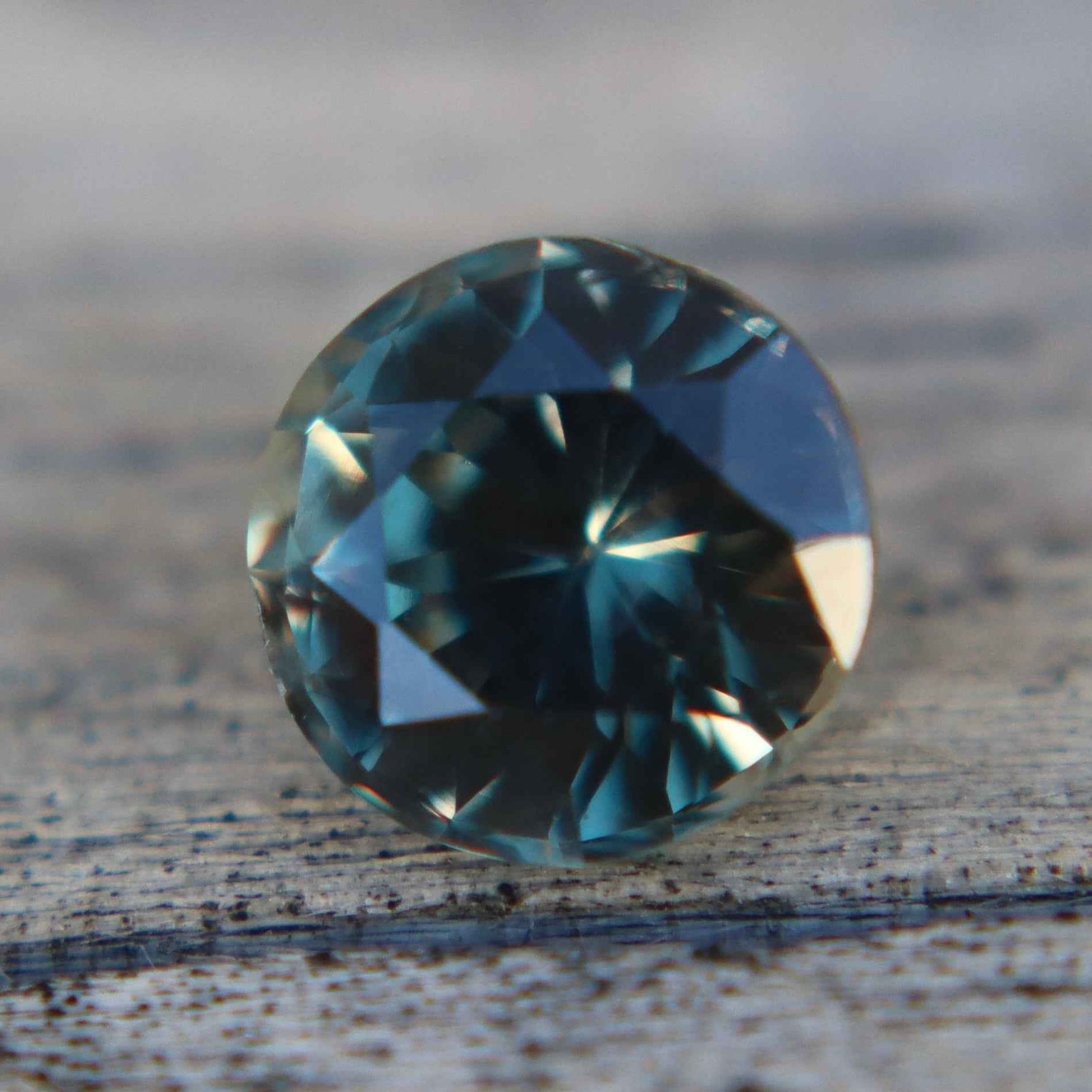 Natural Green Sapphire 1.35 Carat Round Cut Madagascar