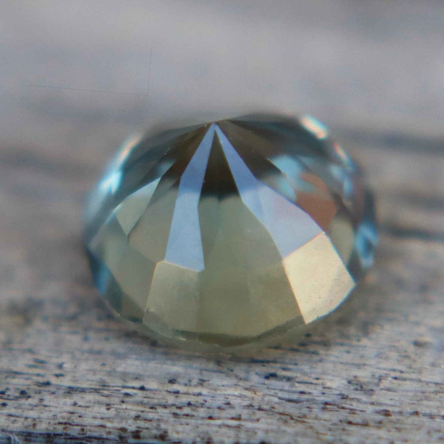 Natural Green Sapphire 1.35 Carat Round Cut Madagascar