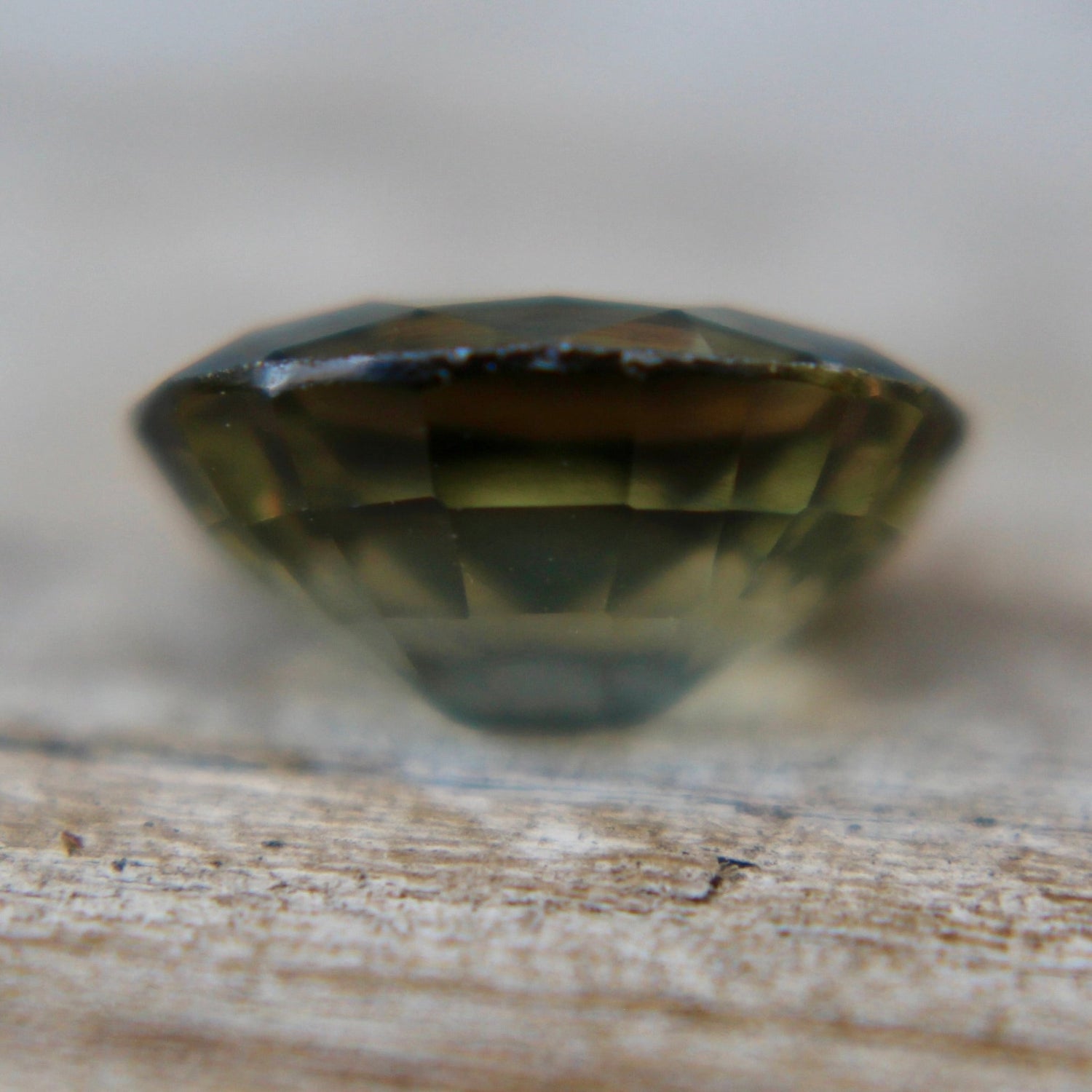 Natural Green Sapphire – 2.15 Carat Oval Cut | Unheated VVS Clarity - Sapphirepal