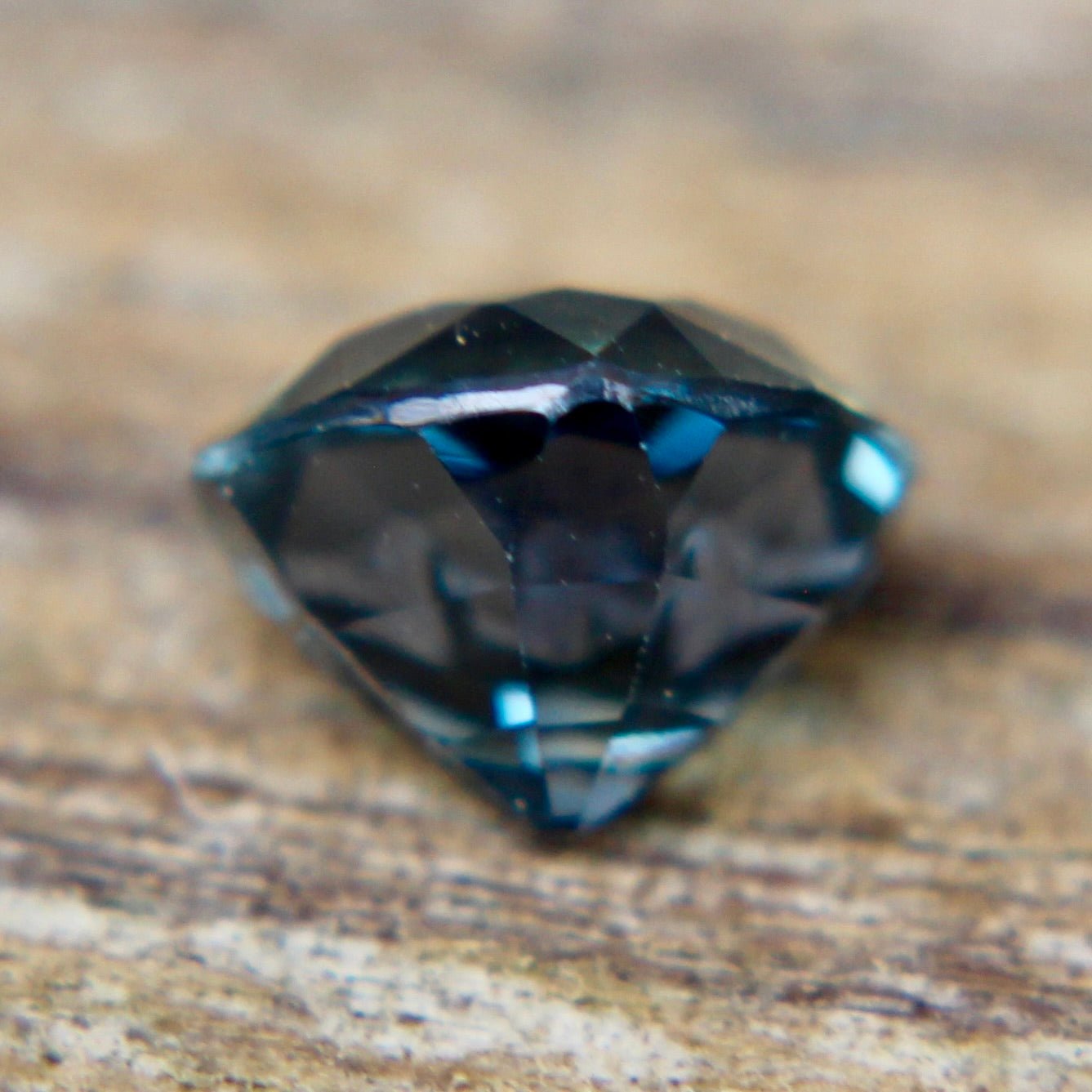 Natural Green Sapphire | Heart Cut | 1 Carat - Sapphirepal