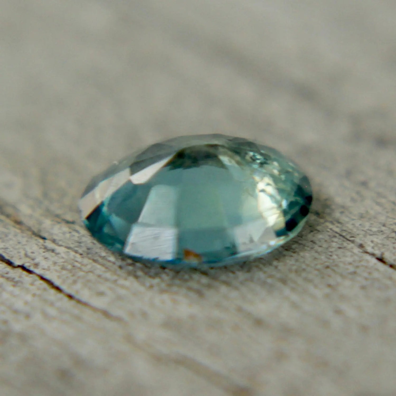 Natural Green Sapphire - Sapphirepal