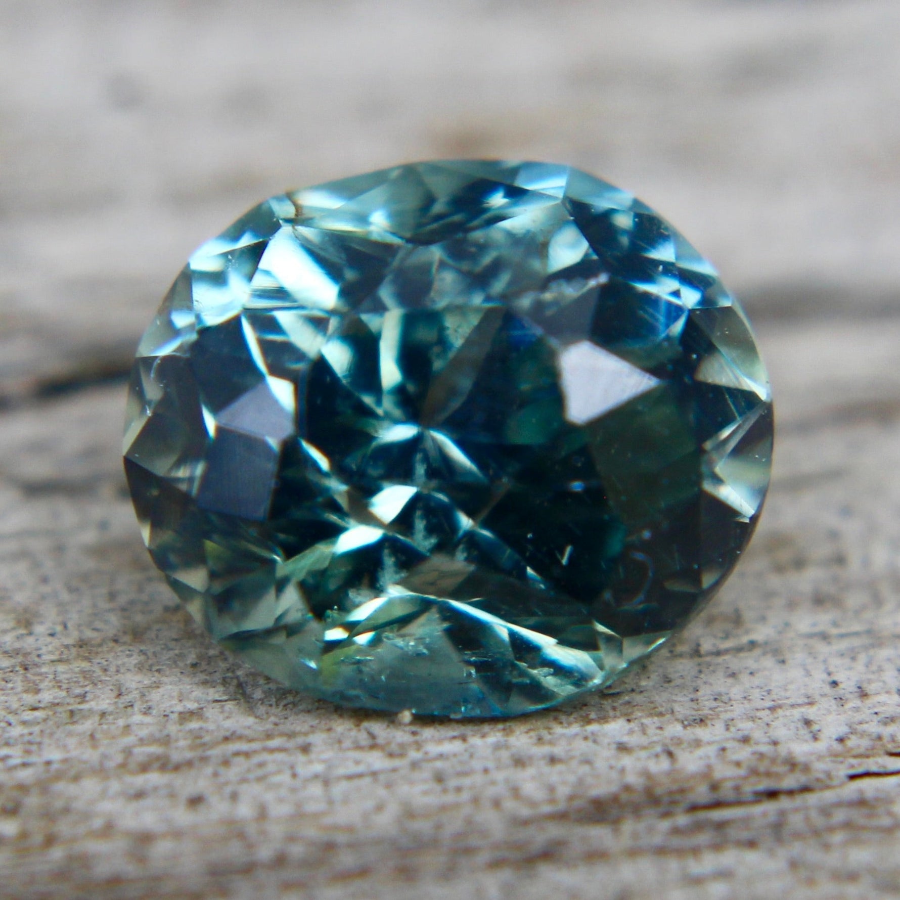 Natural Green Sapphire - Sapphirepal