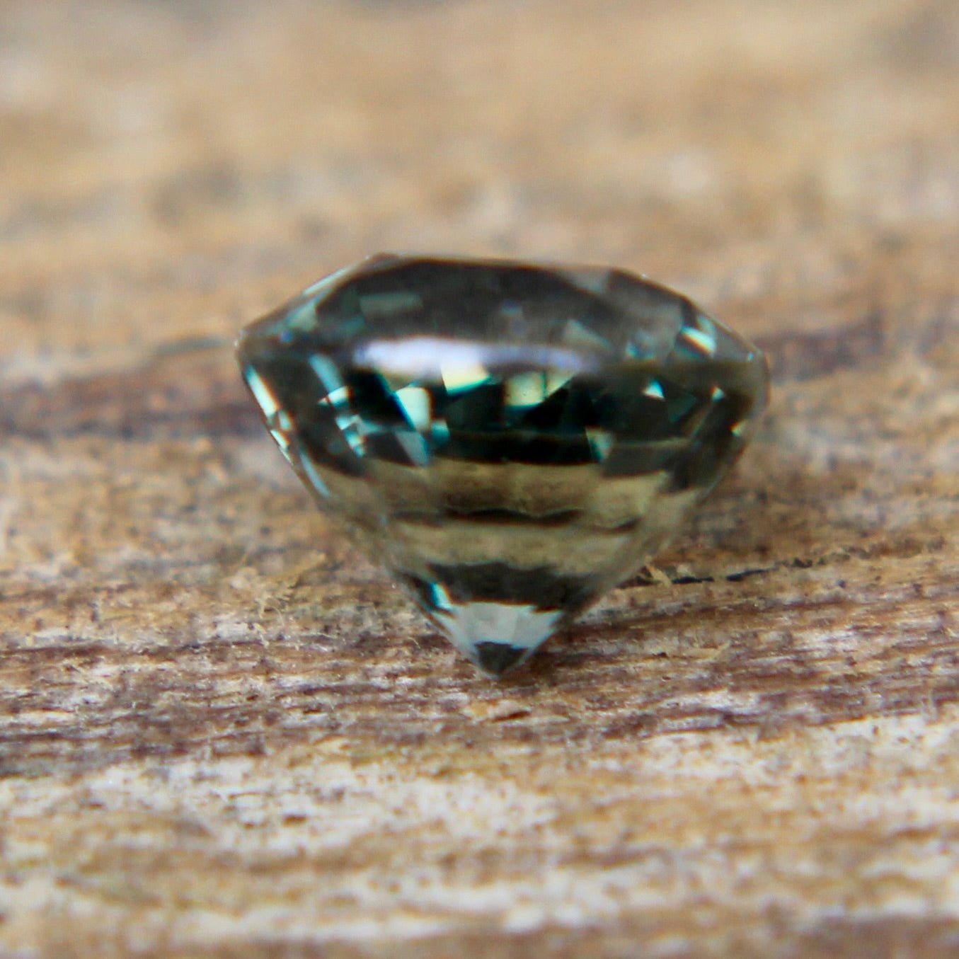 Natural Green Sapphire - Sapphirepal