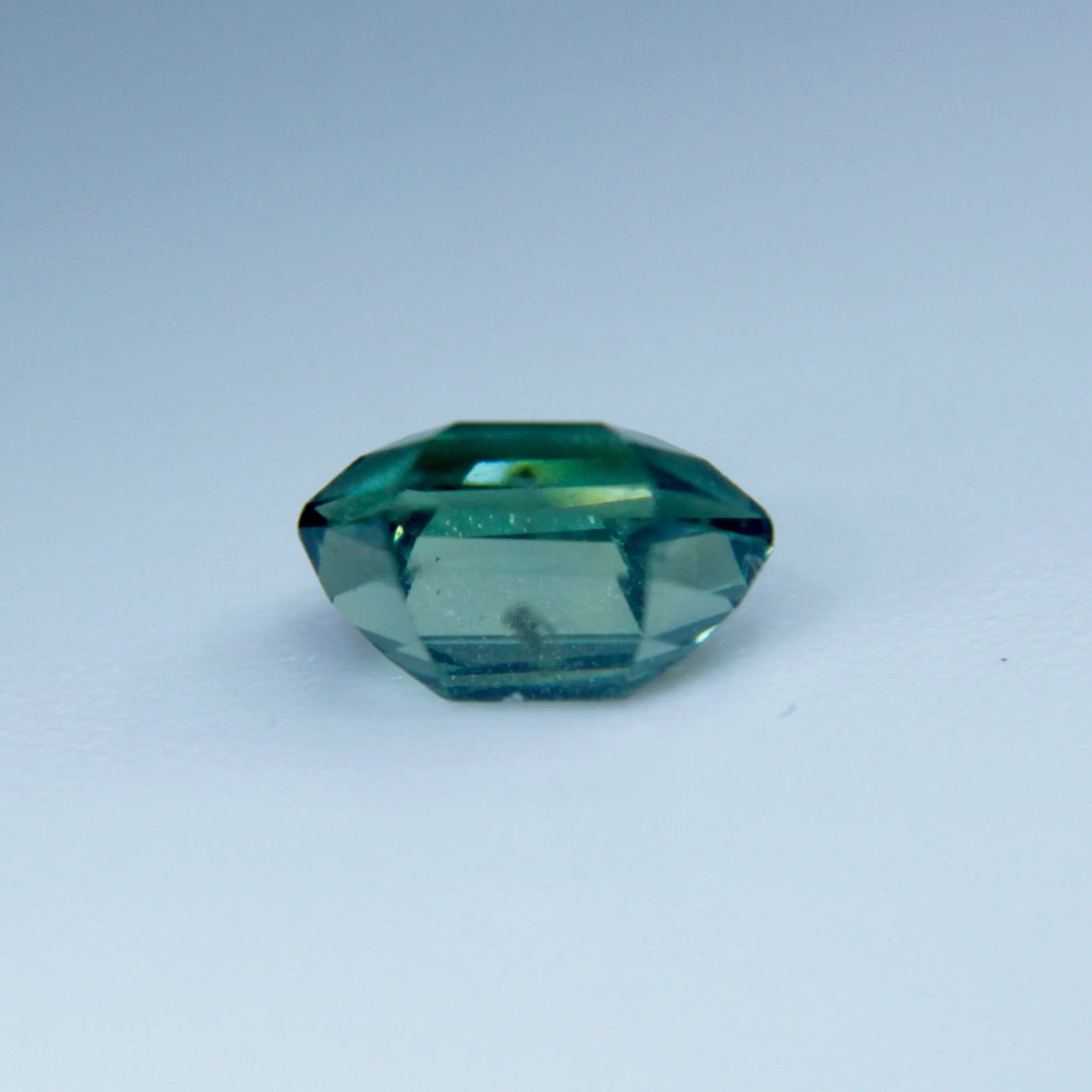Natural Green Sapphire - Sapphirepal