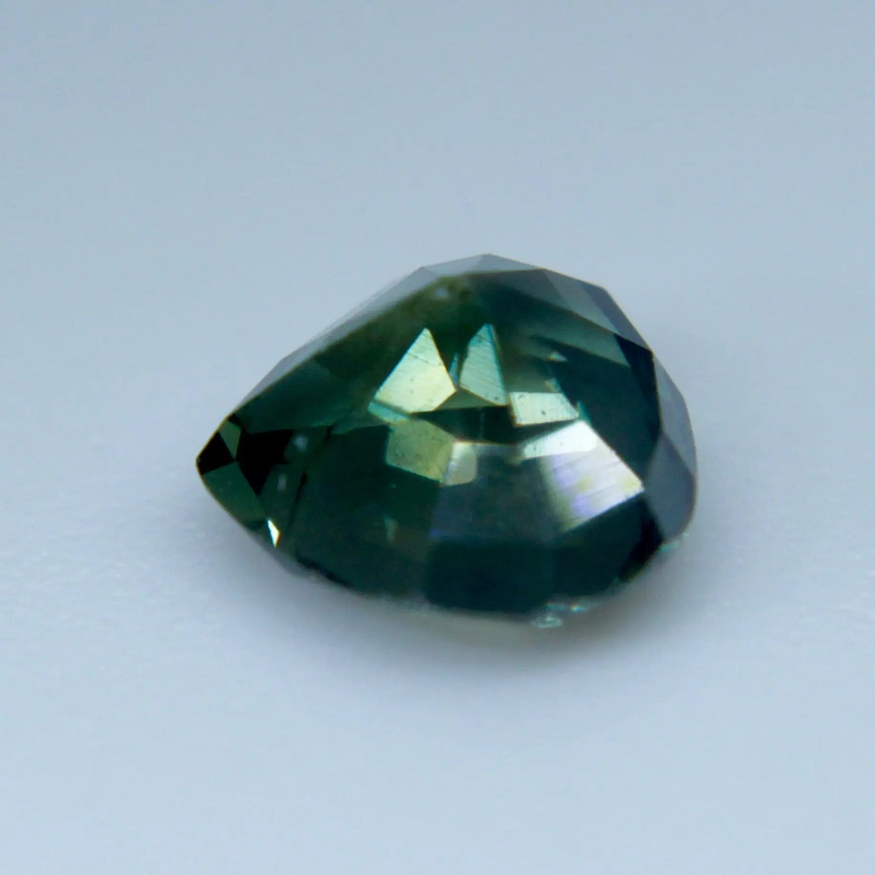 Natural Green Sapphire - Sapphirepal