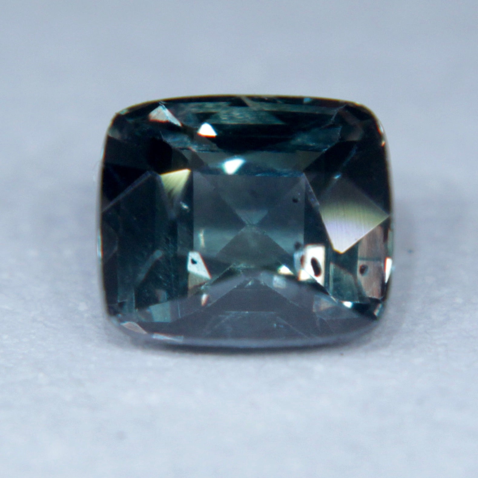 Natural Green Sapphire - Sapphirepal