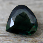 Eye-Clean Natural Green Sapphire 2 Carats – Ethically Sourced Gem from Ceylon
