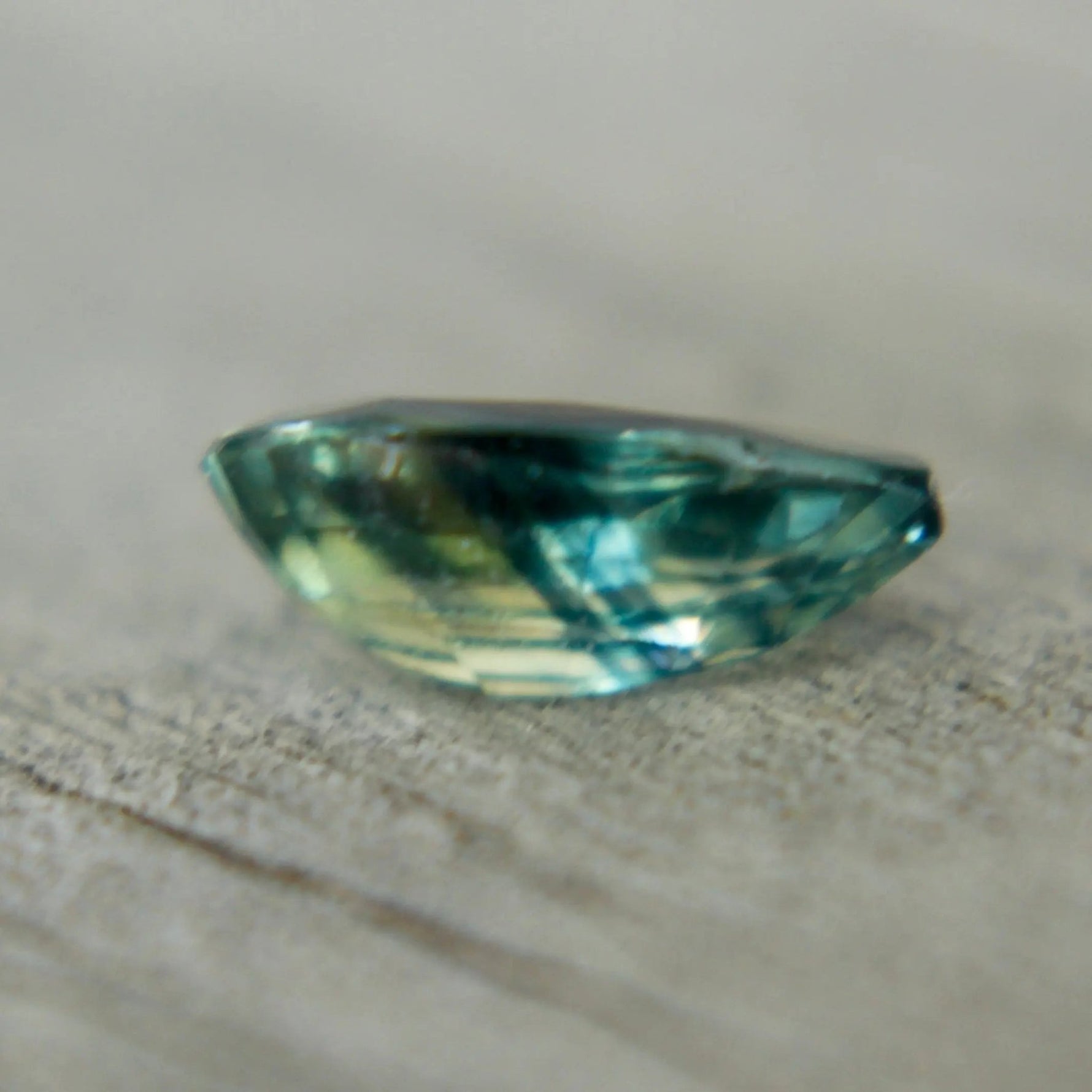 Natural Green Sapphire - Sapphirepal