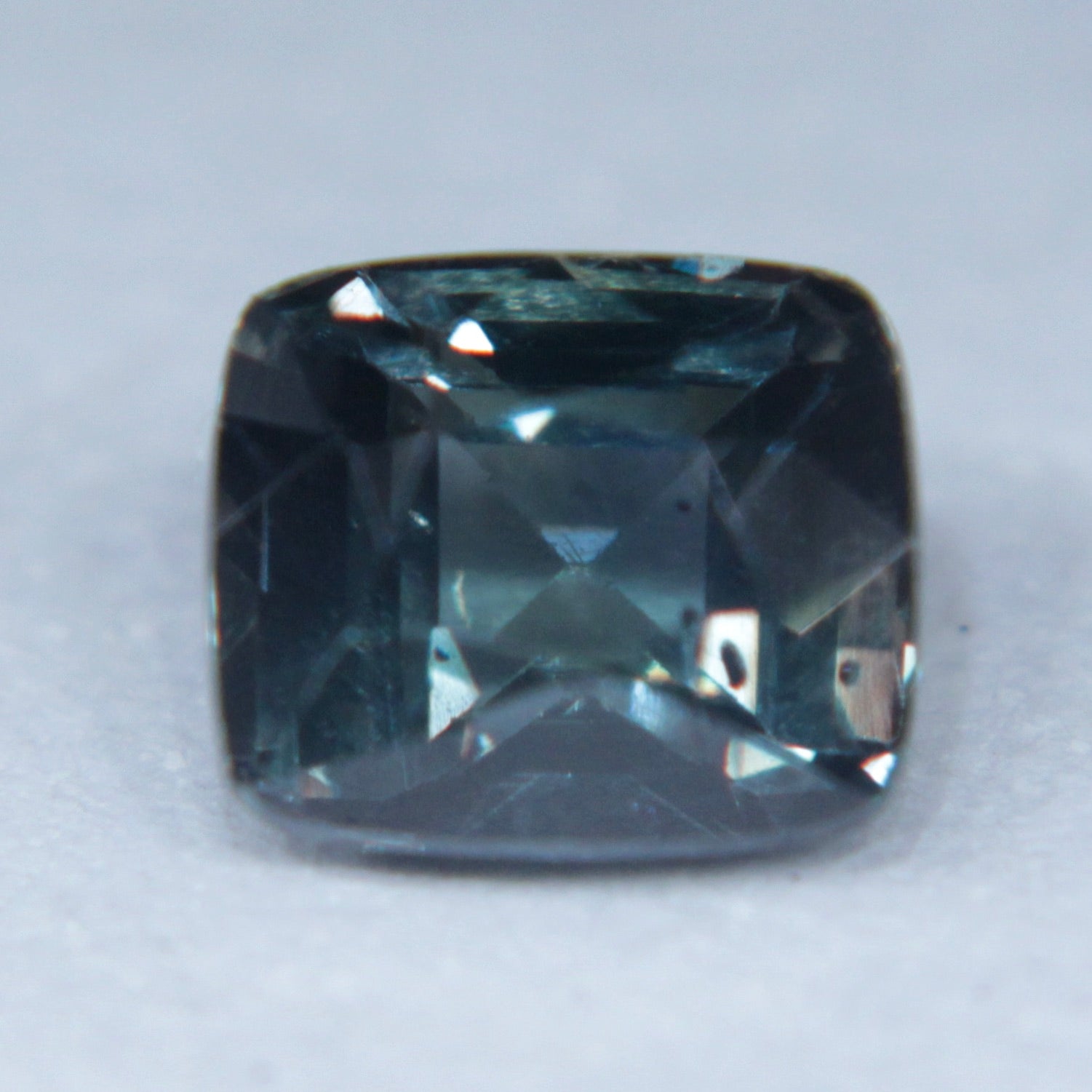 Natural Green Sapphire - Sapphirepal