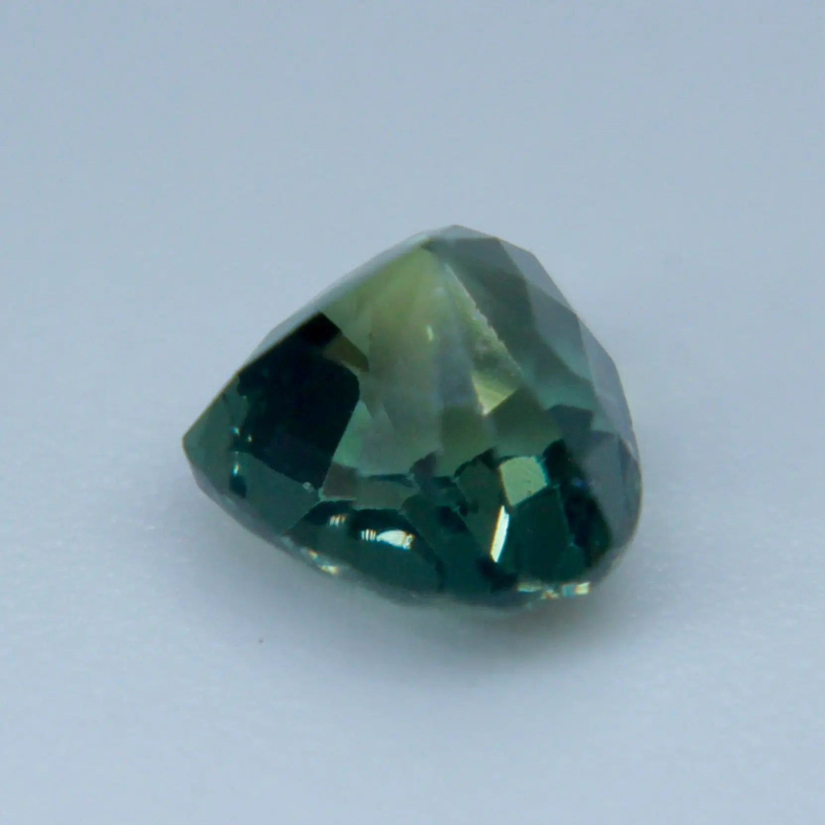 Natural Green Sapphire - Sapphirepal