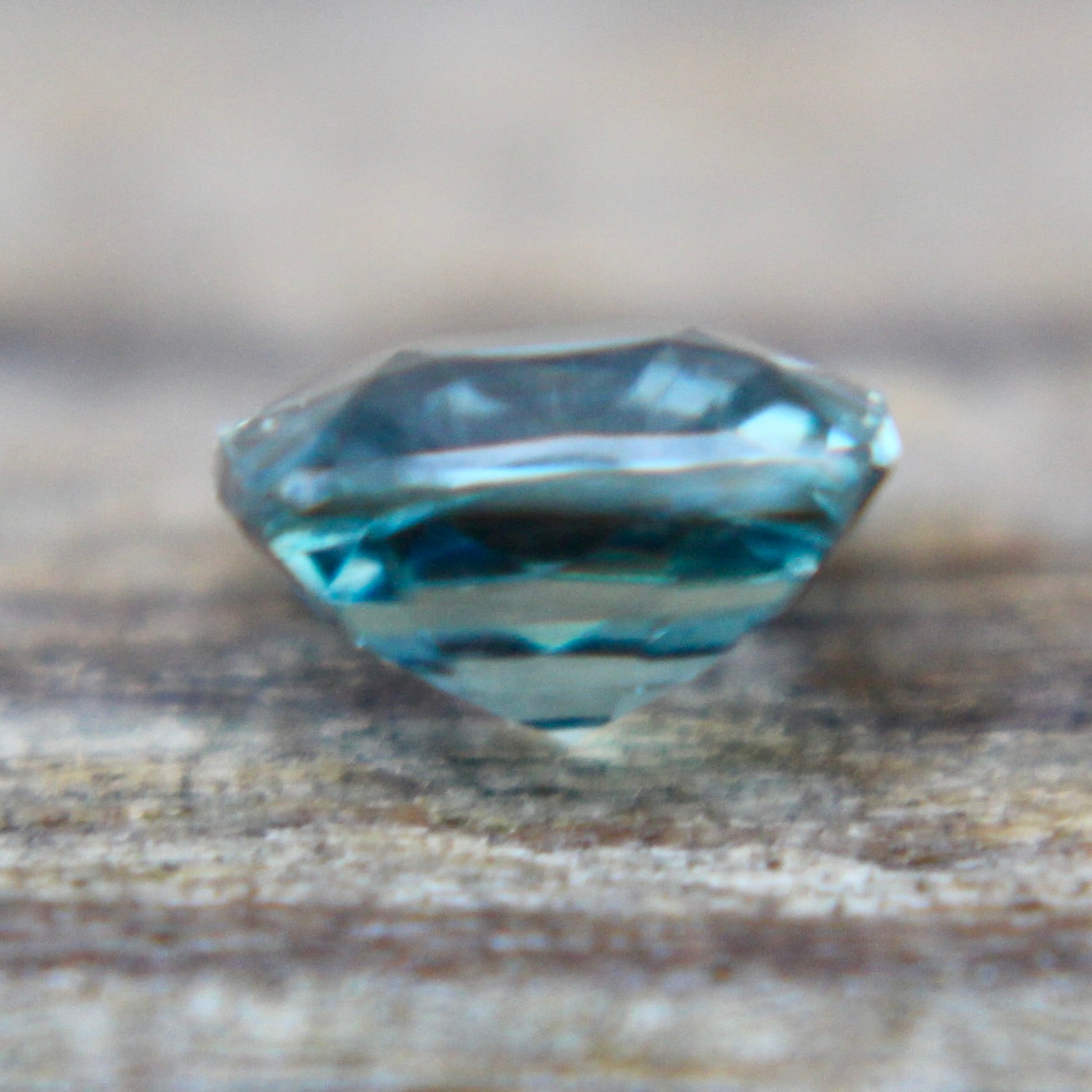 Natural Green Sapphire - Sapphirepal