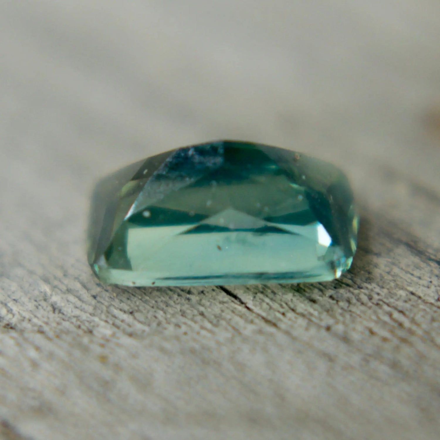 Natural Green Sapphire - Sapphirepal