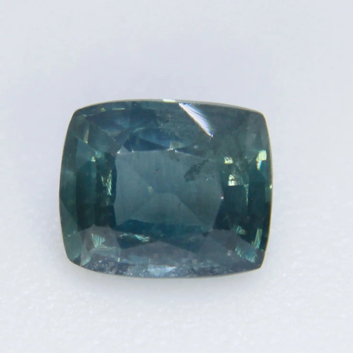 Natural Green Sapphire - Sapphirepal