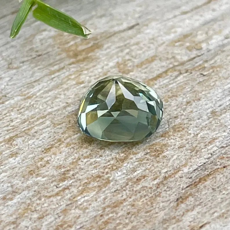 Natural Green Sapphire - Sapphirepal