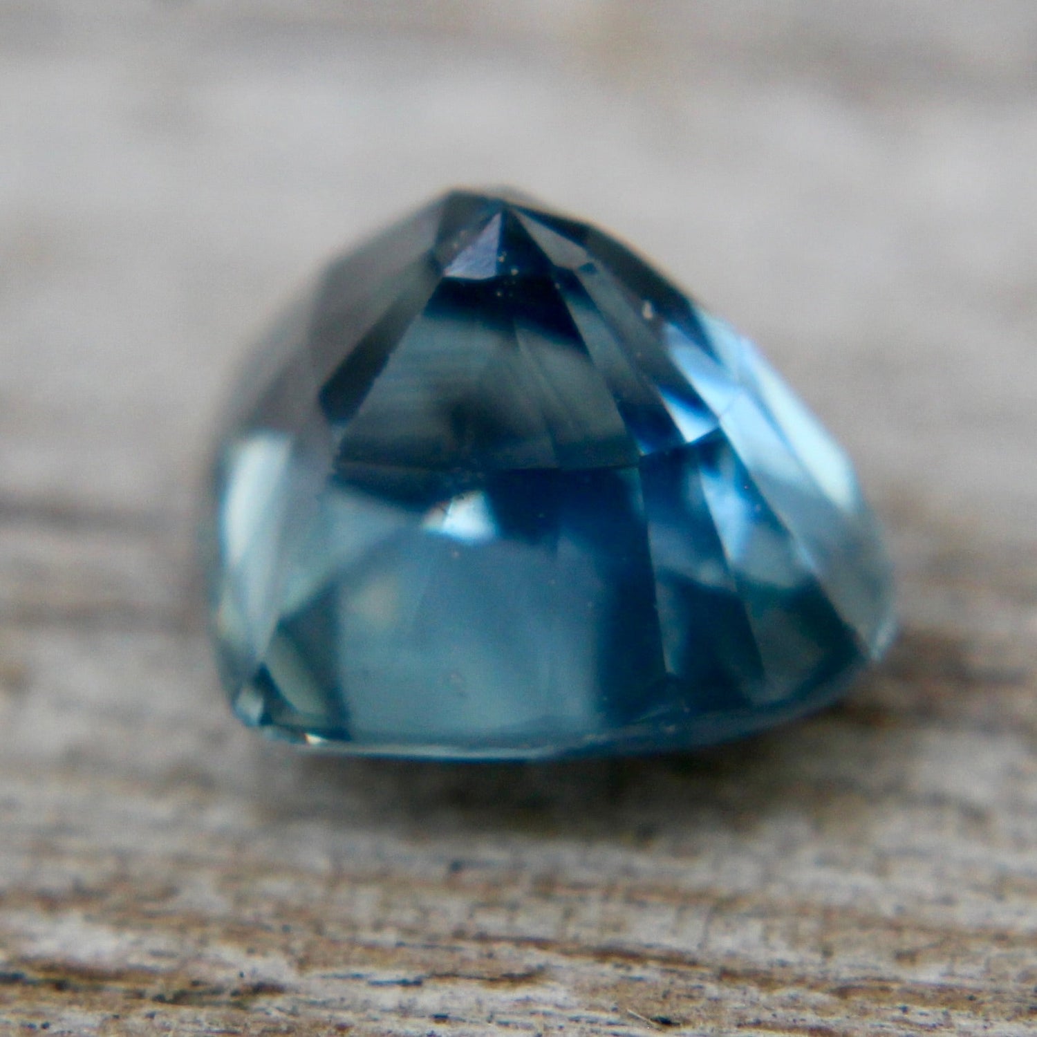 Natural Green Sapphire - Sapphirepal