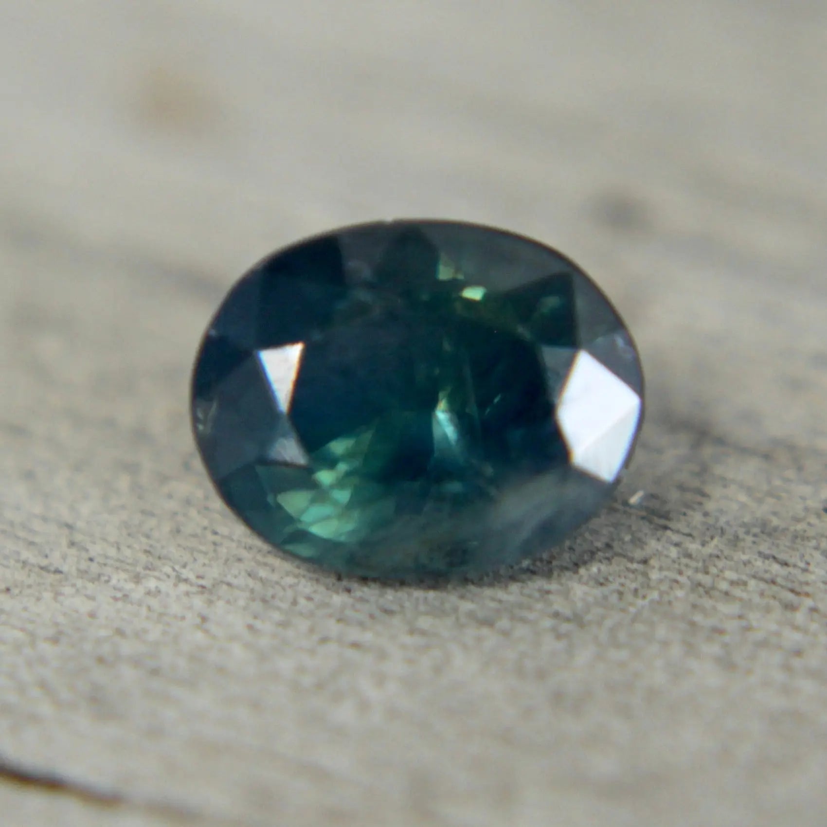 Natural Green Sapphire - Sapphirepal