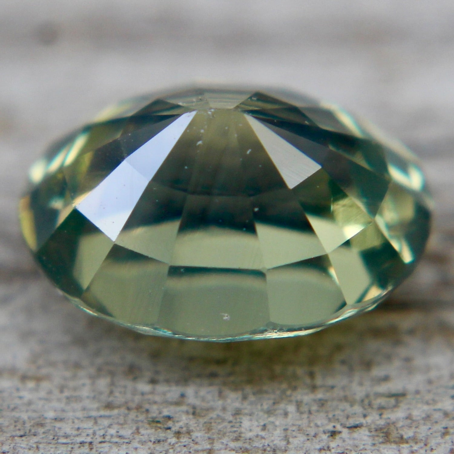 Natural Green Sapphire - Sapphirepal