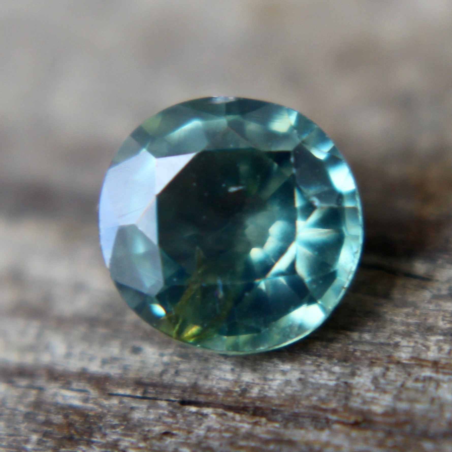 Natural Green Sapphire - Sapphirepal