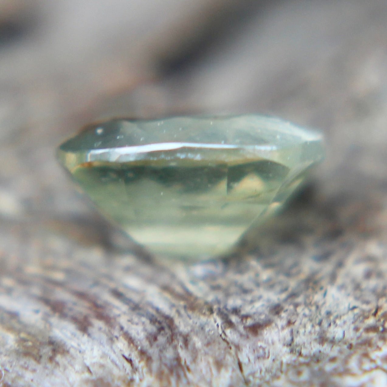 Natural Green Sapphire - Sapphirepal