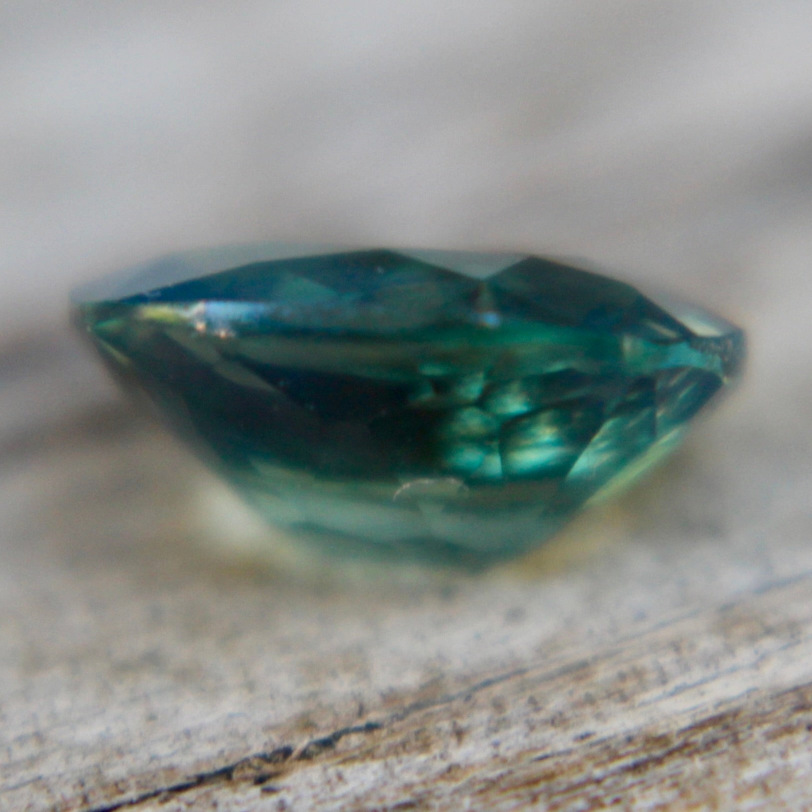 Natural Green Sapphire - Sapphirepal
