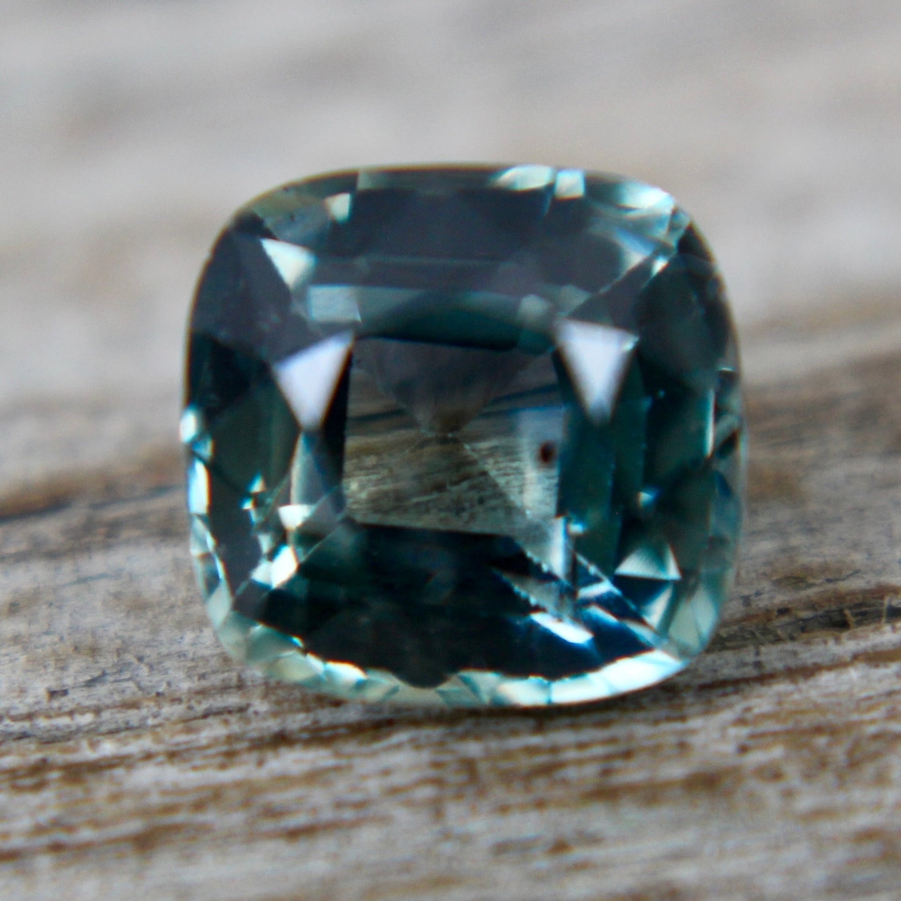 Natural Green Sapphire - Sapphirepal