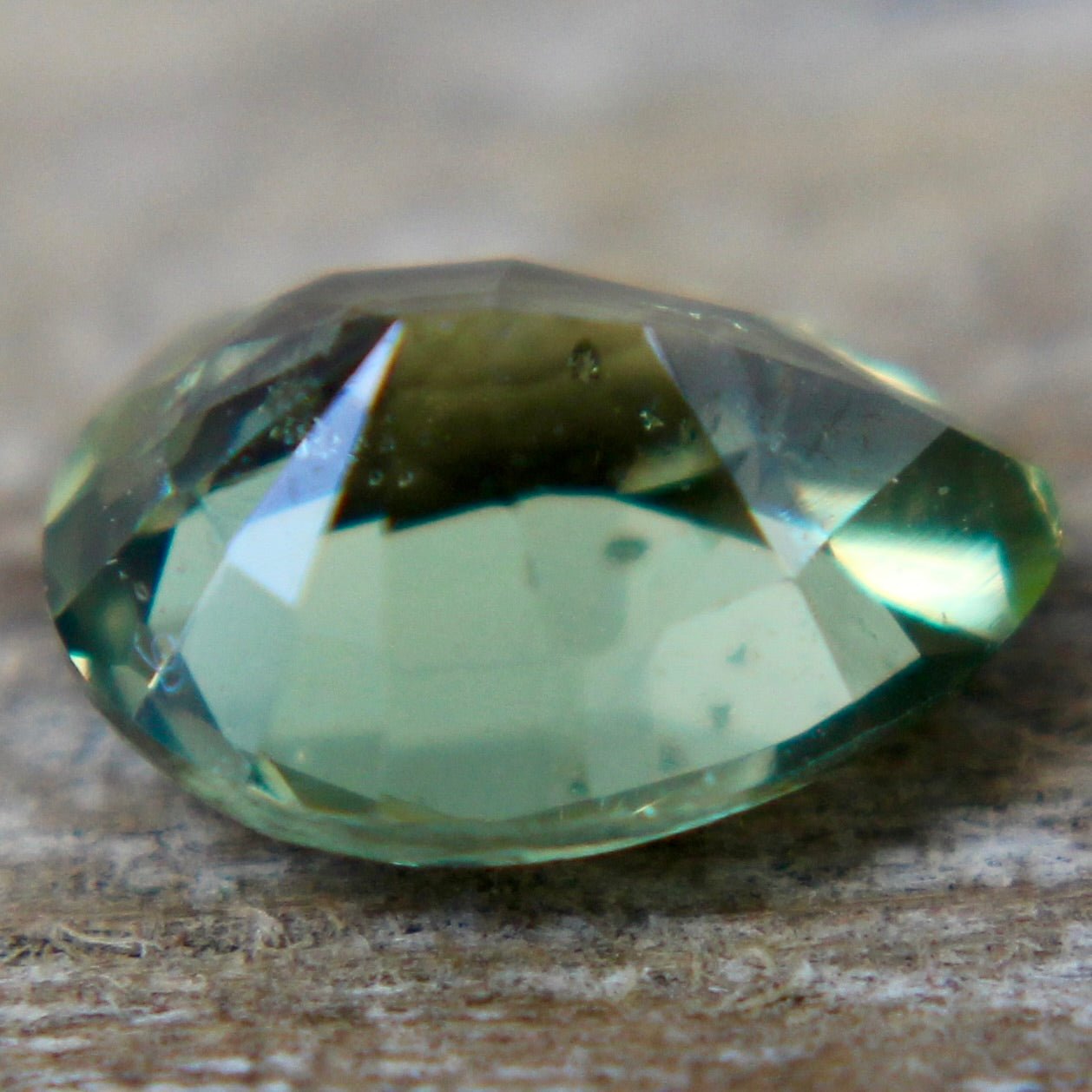 Natural Green Sapphire - Sapphirepal