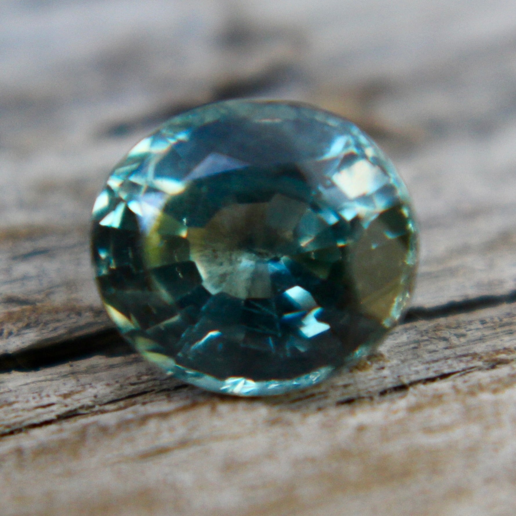 Natural Green Sapphire - Sapphirepal