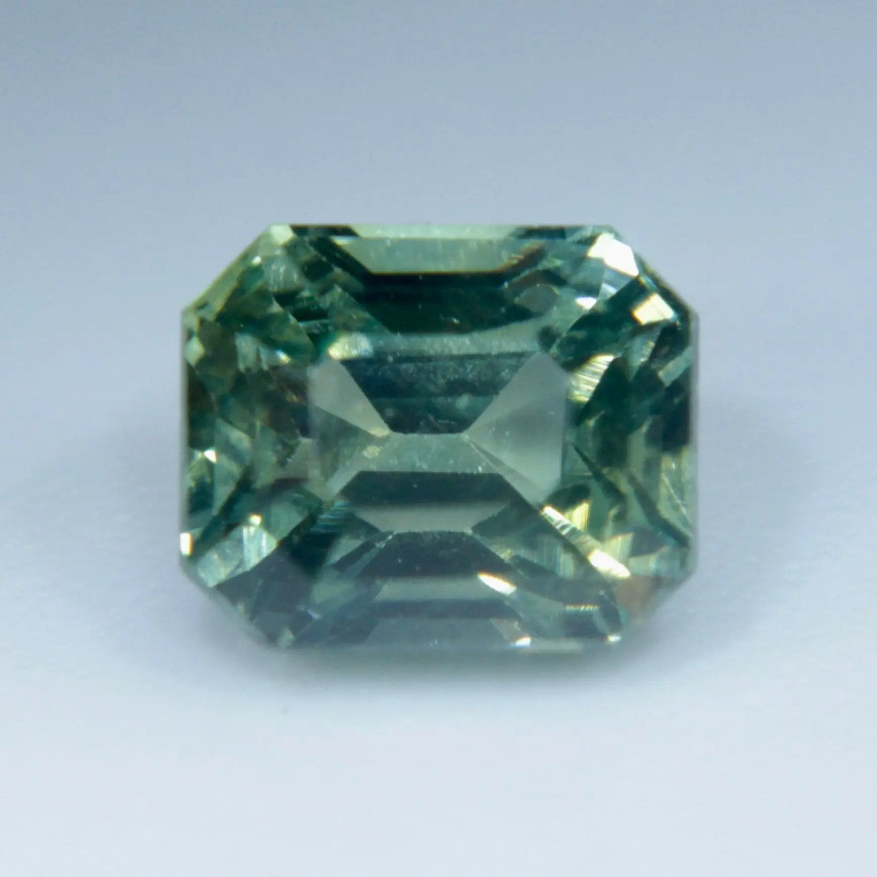 Natural Green Sapphire - Sapphirepal