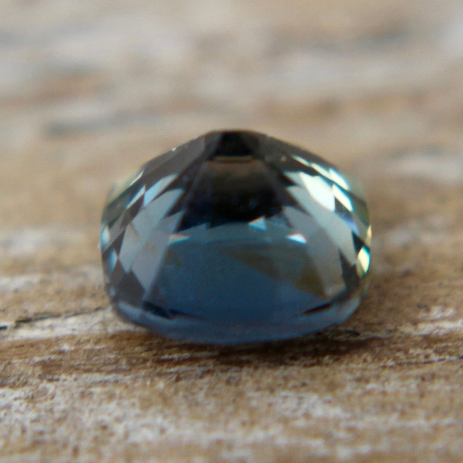 Natural Green Sapphire - Sapphirepal