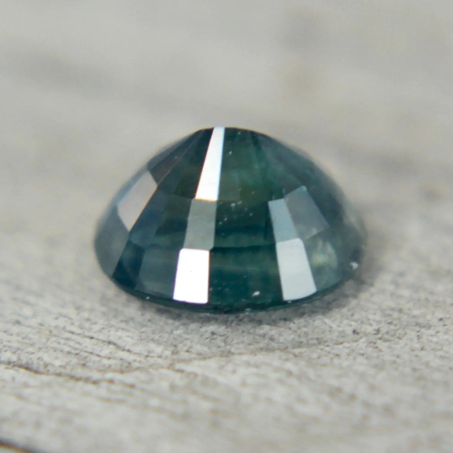 Natural Green Sapphire - Sapphirepal