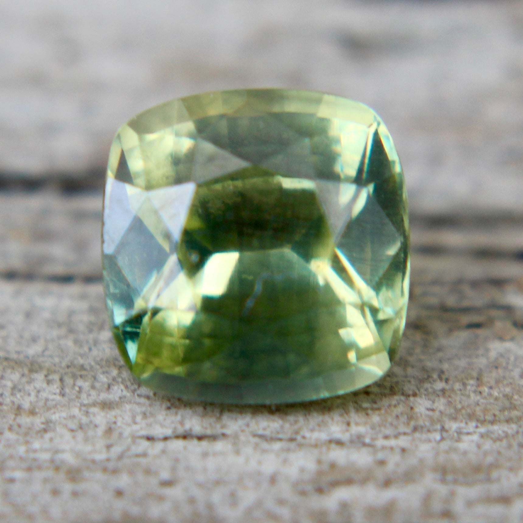 Natural Green Sapphire - Sapphirepal