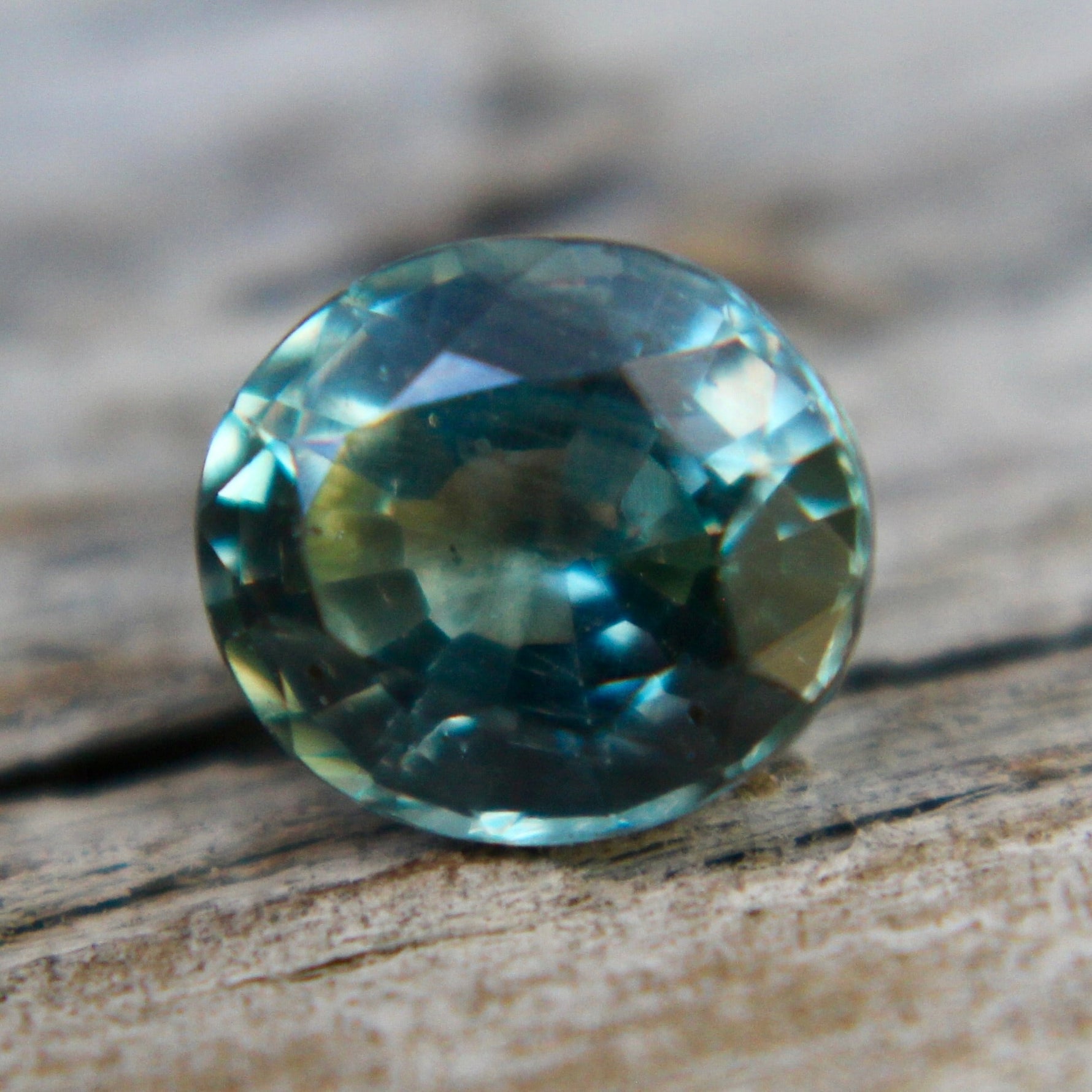 Natural Green Sapphire - Sapphirepal