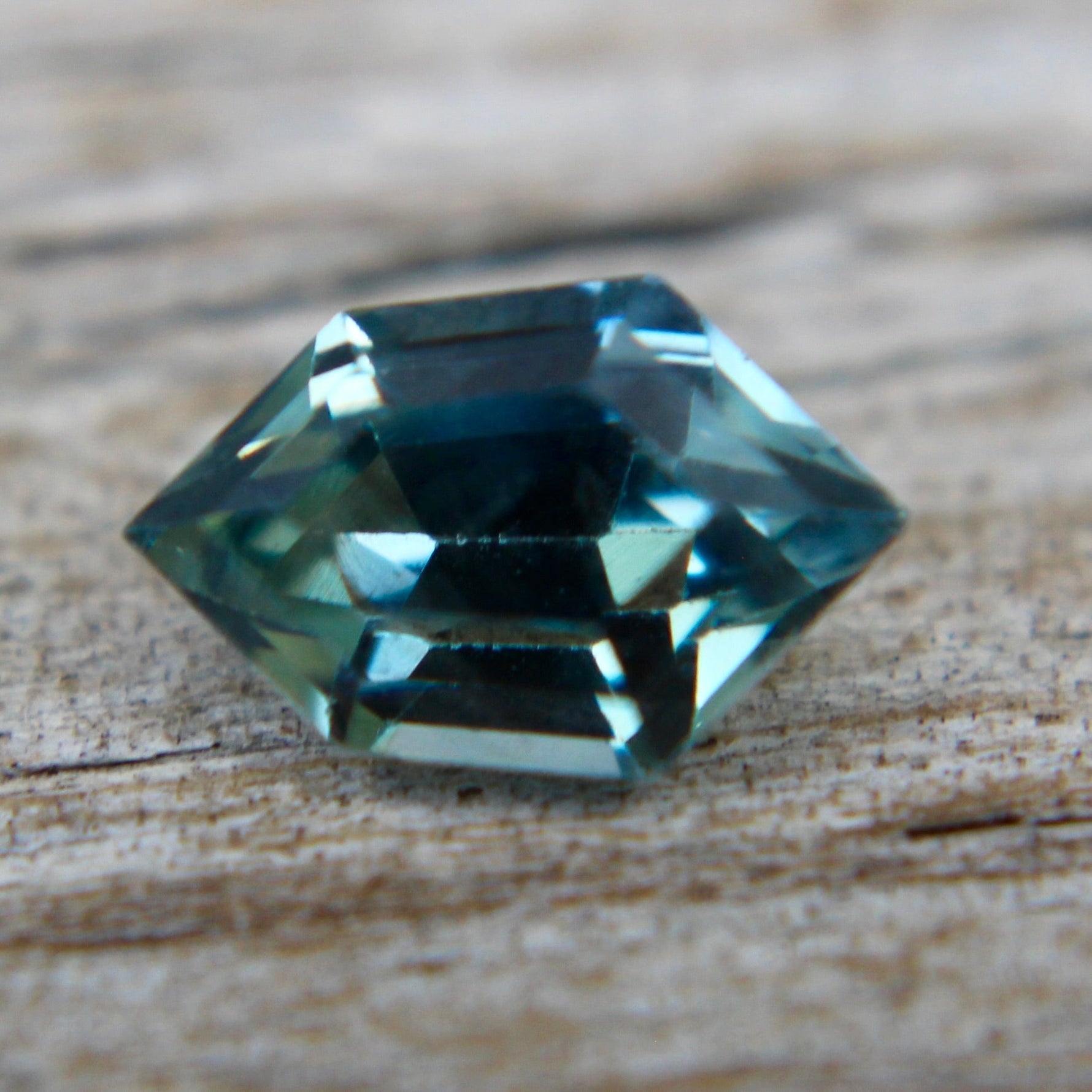Natural Green Sapphire - Sapphirepal
