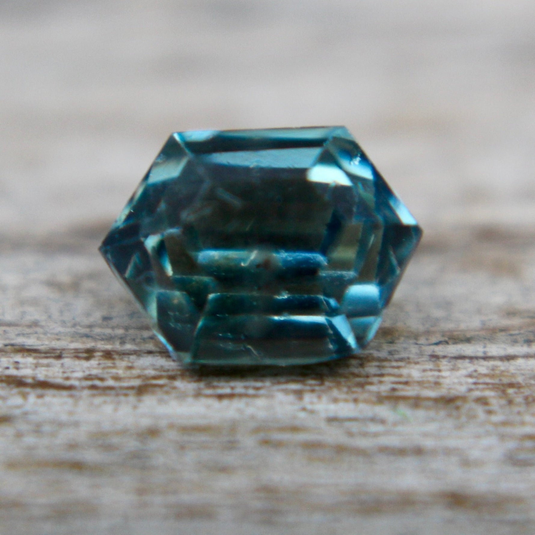 Natural Green Sapphire - Sapphirepal