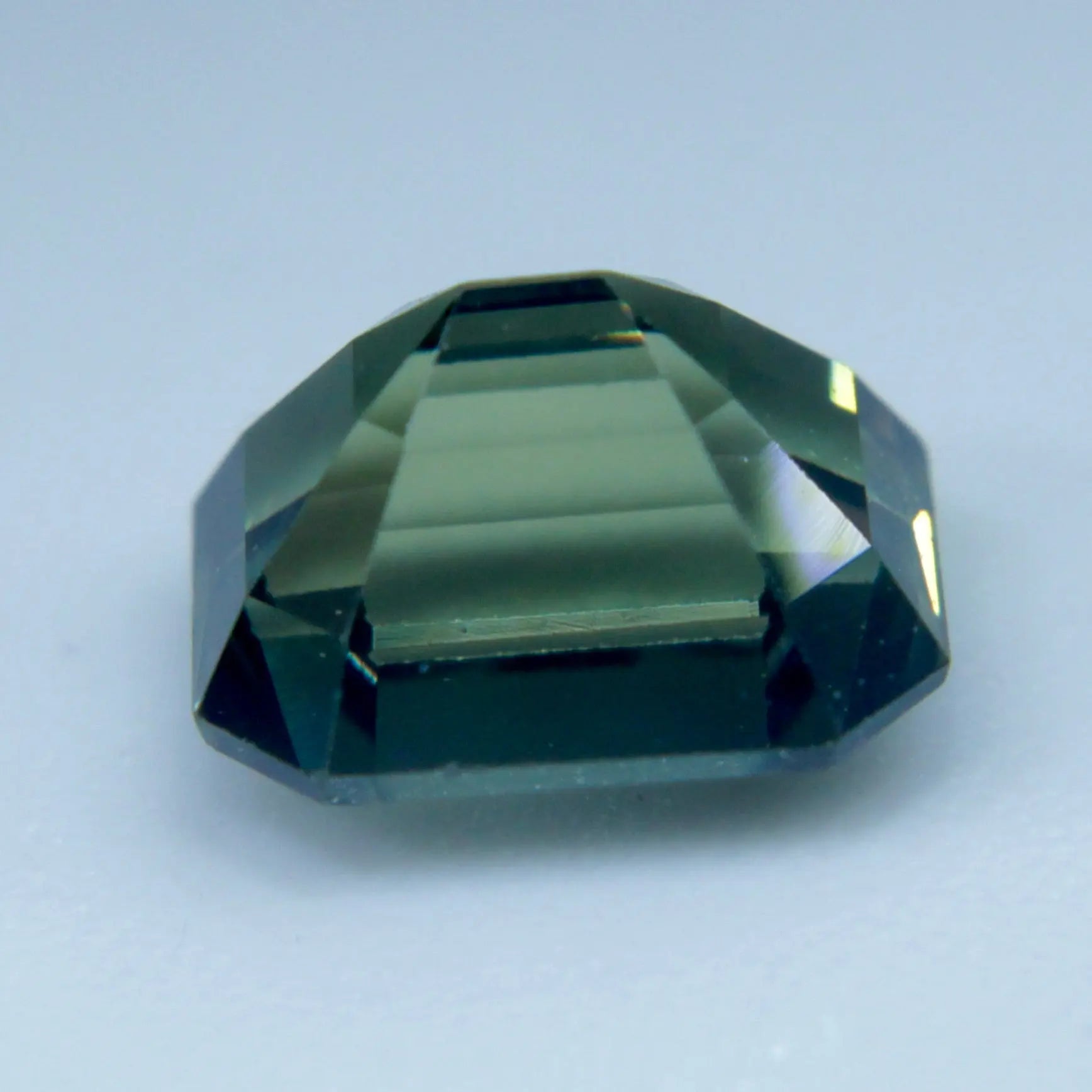 Natural Green Sapphire - Sapphirepal